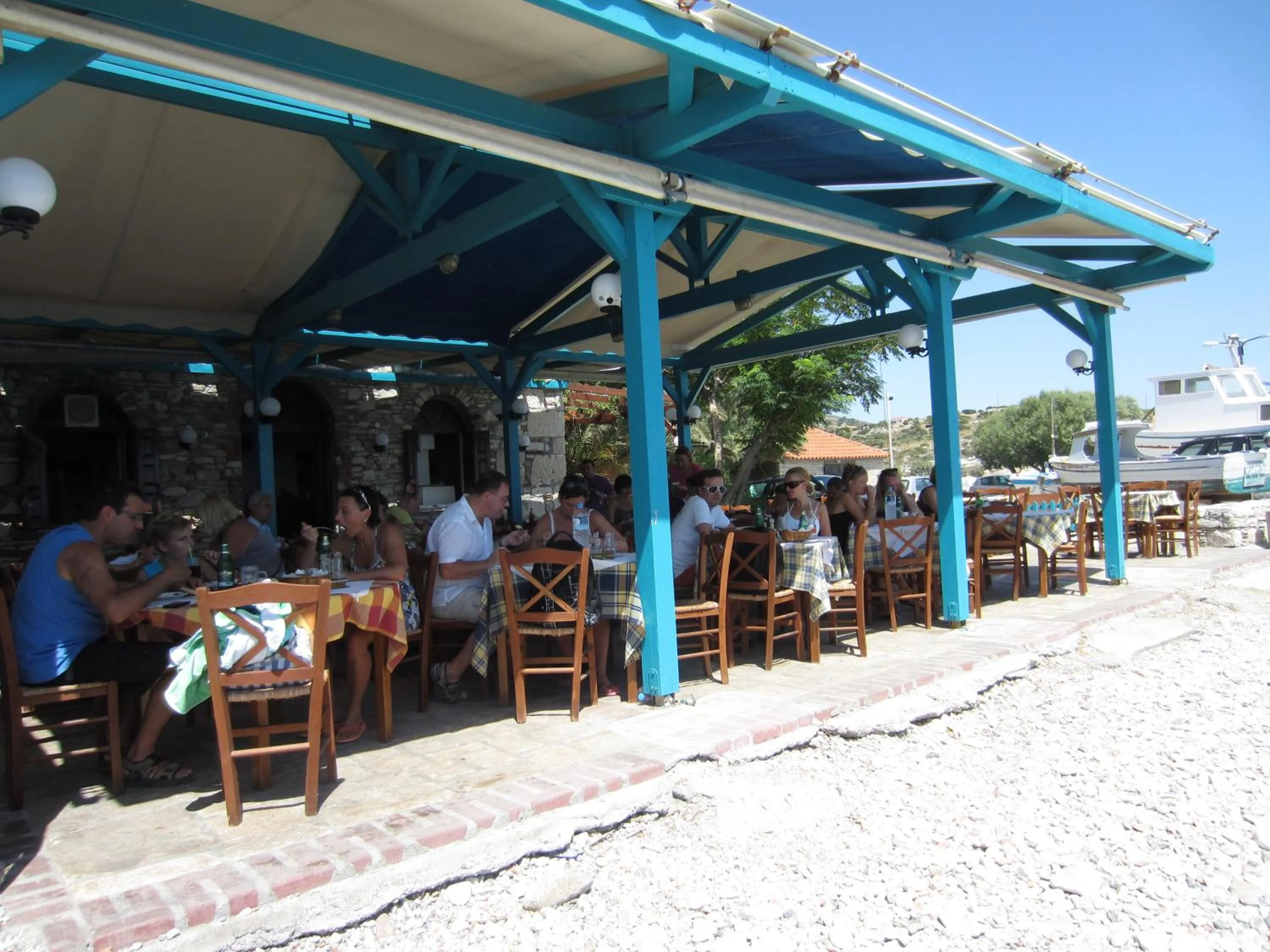 Restaurant/places to eat in Hotel Tarsanas