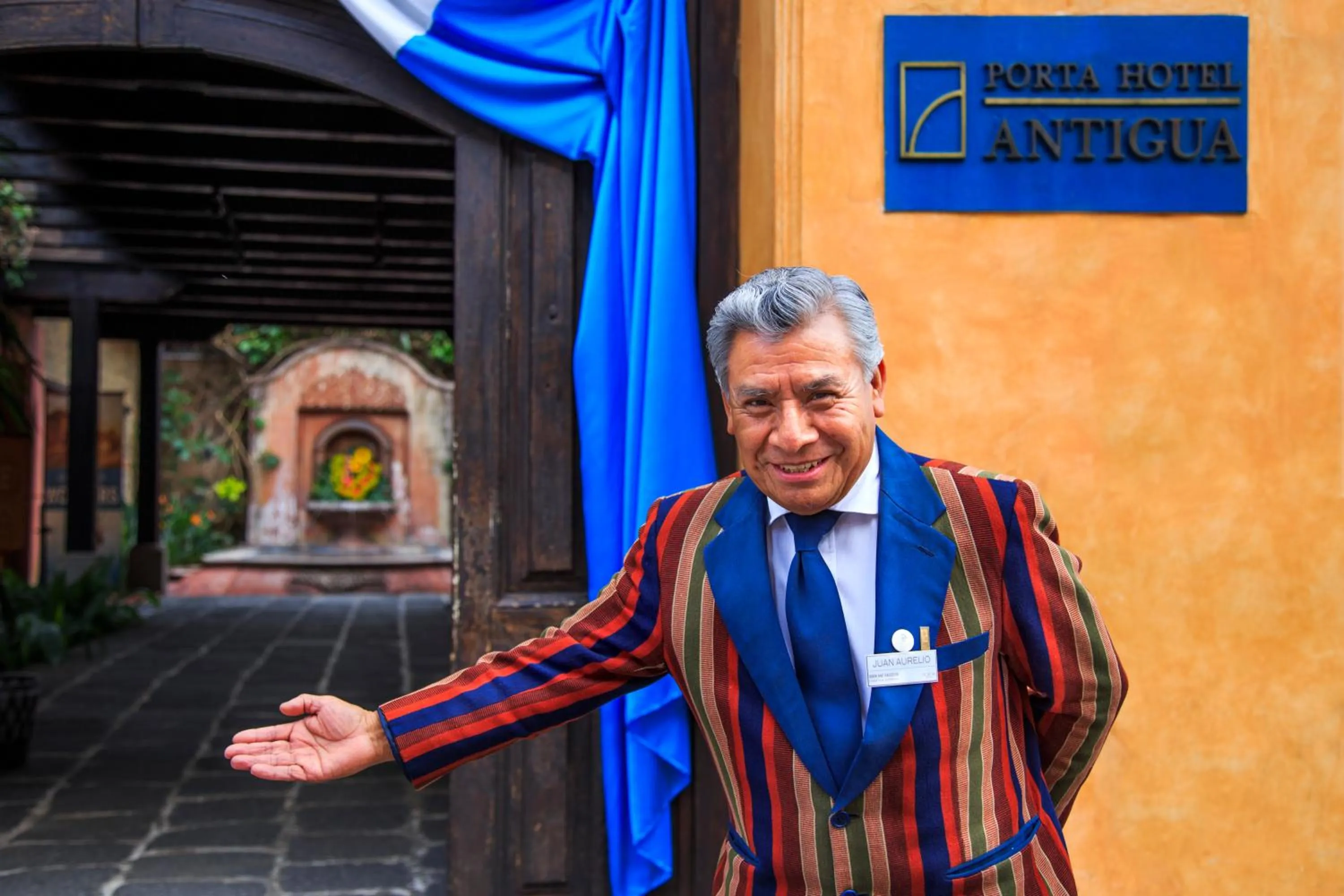 Staff in Porta Hotel Antigua
