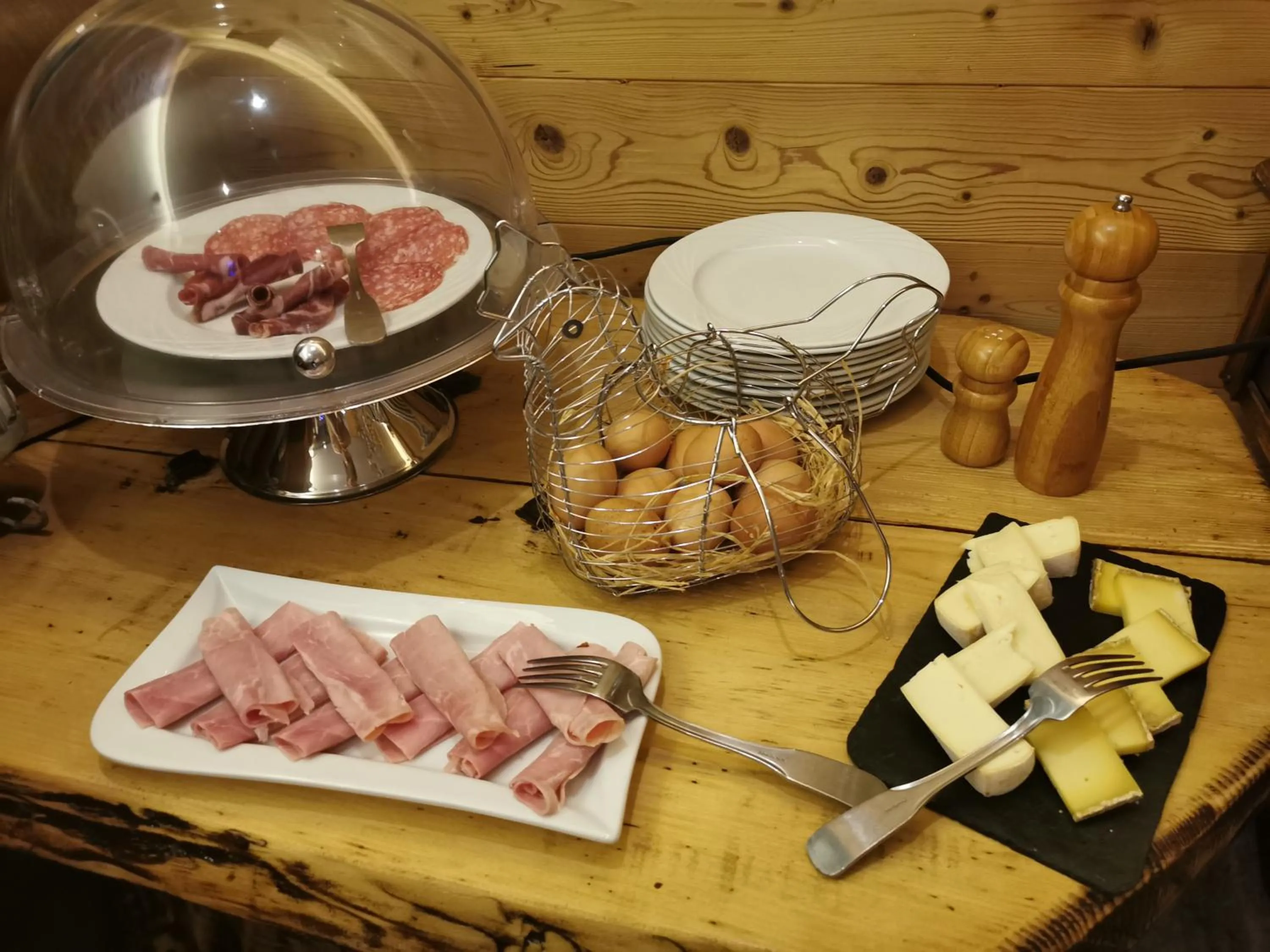 Food and drinks in Hôtel Du Midi