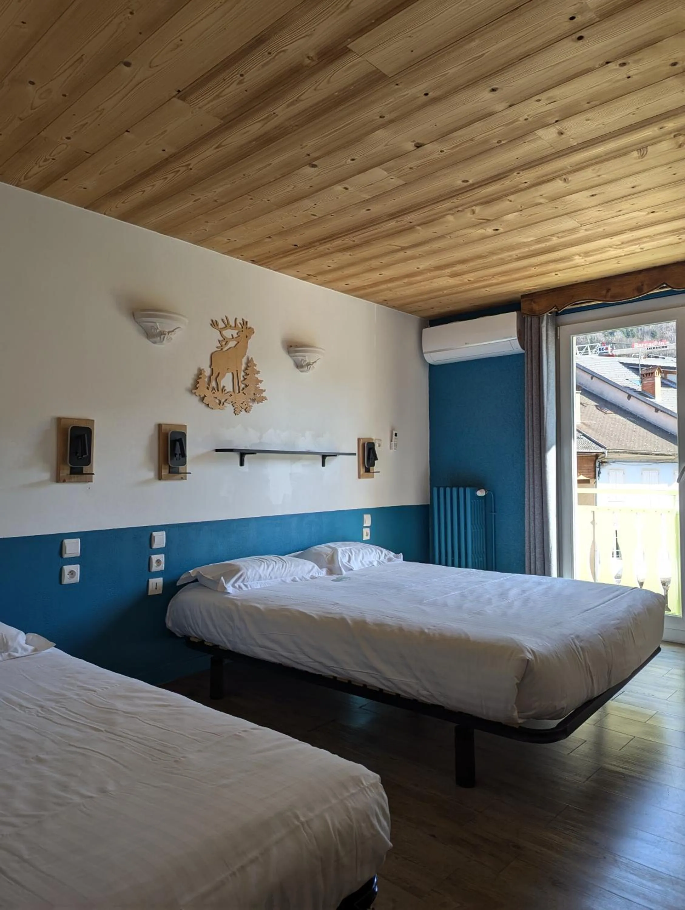 Bed in Hôtel Du Midi