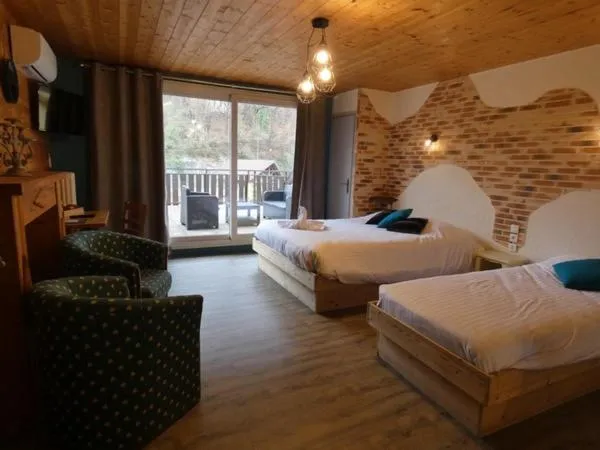 Photo of the whole room, Bed in Hôtel Du Midi