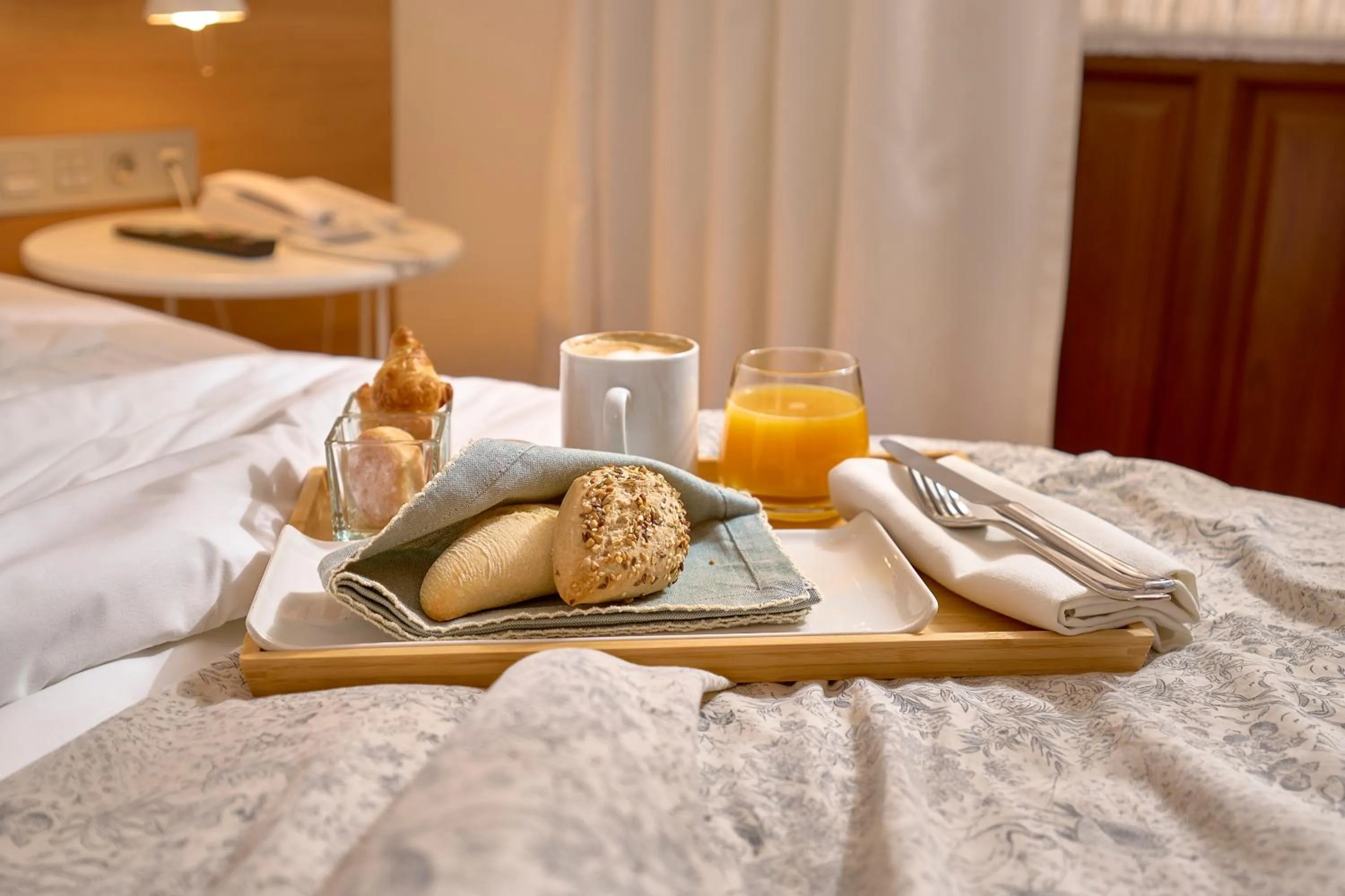 Breakfast, Bed in Hotel Boutique Párraga Siete
