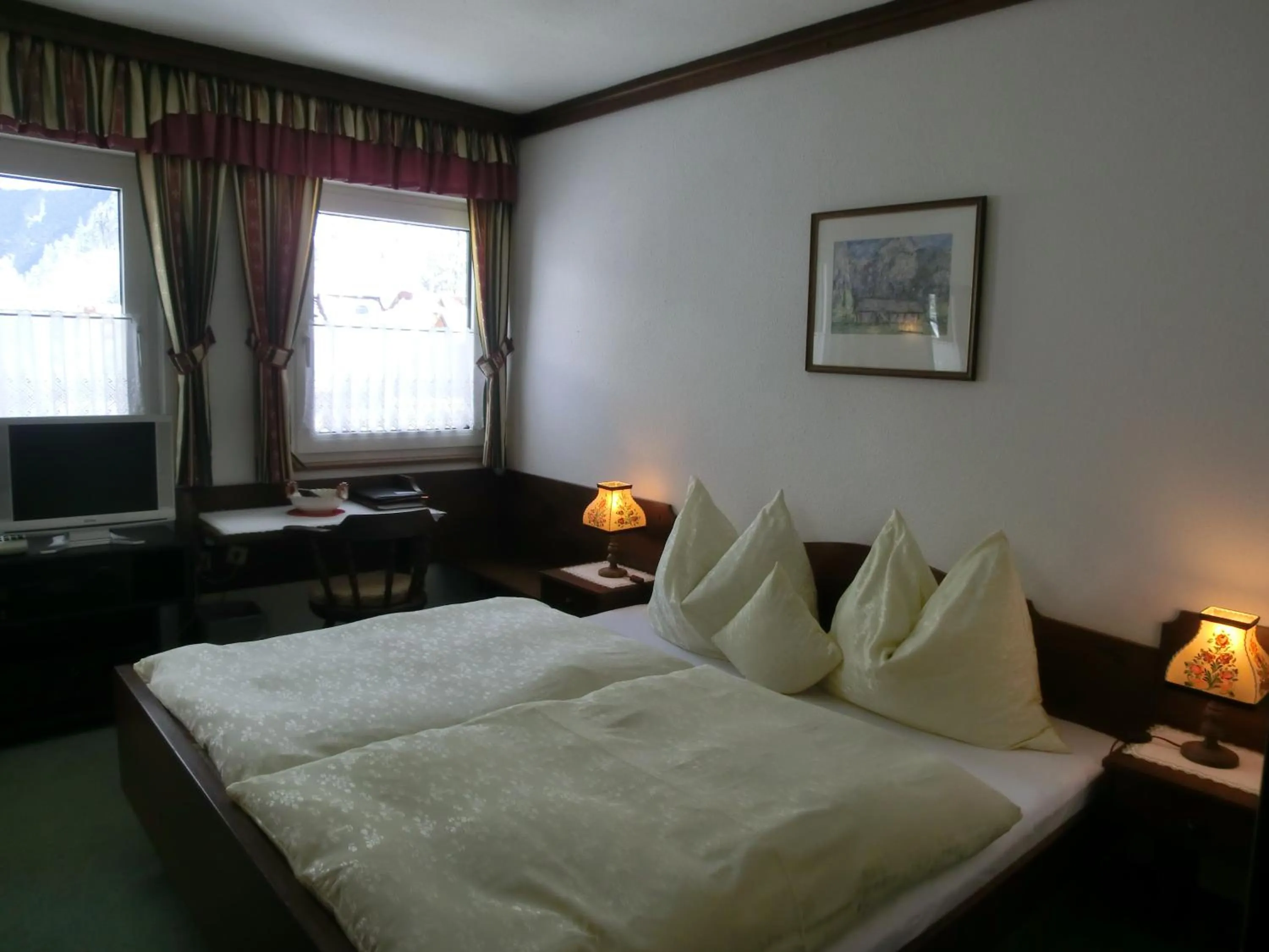 Photo of the whole room, Bed in Hotel garni Landhaus Bürtlmair