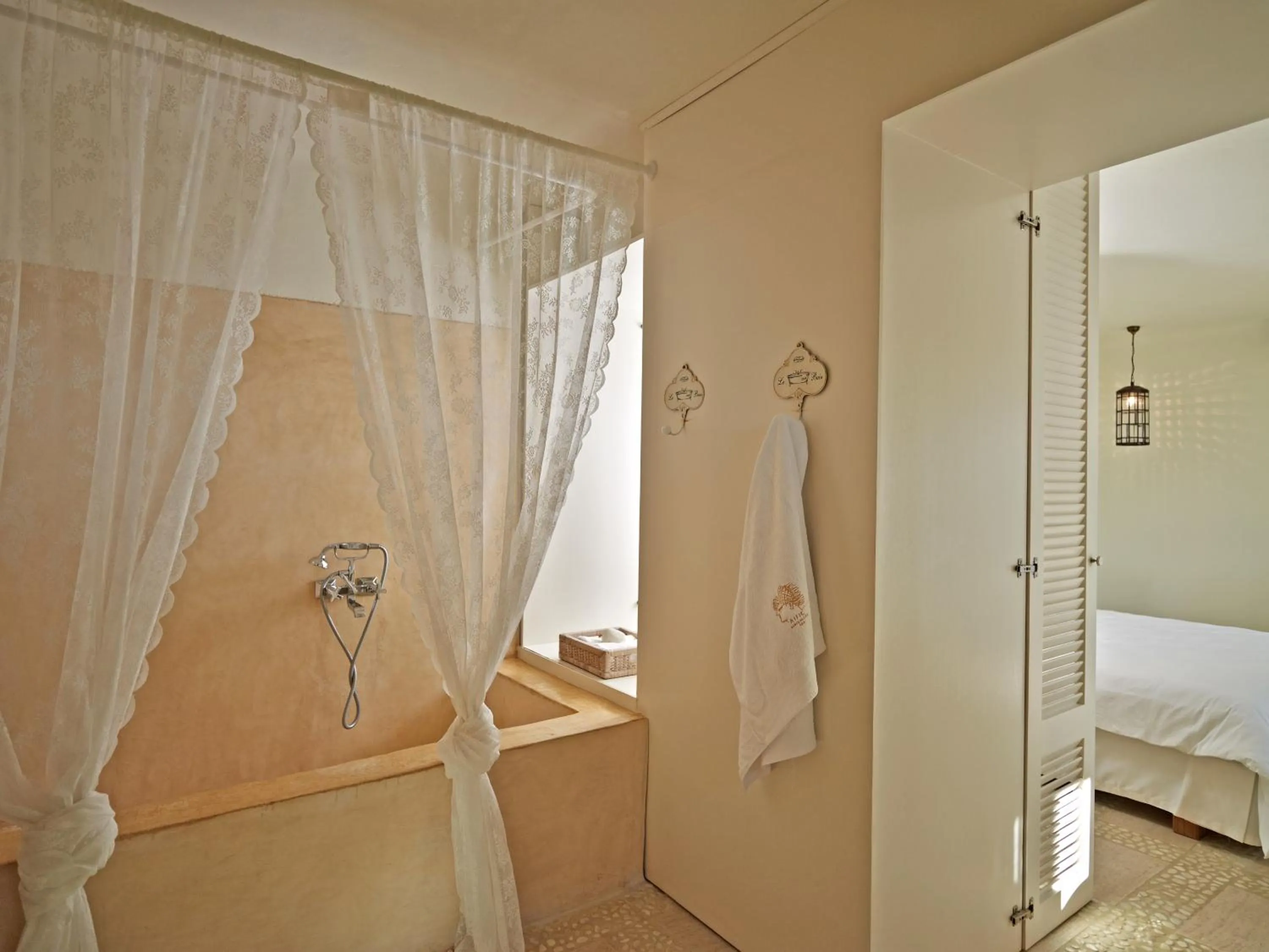 Shower, Bed in Aigis Suites Kea