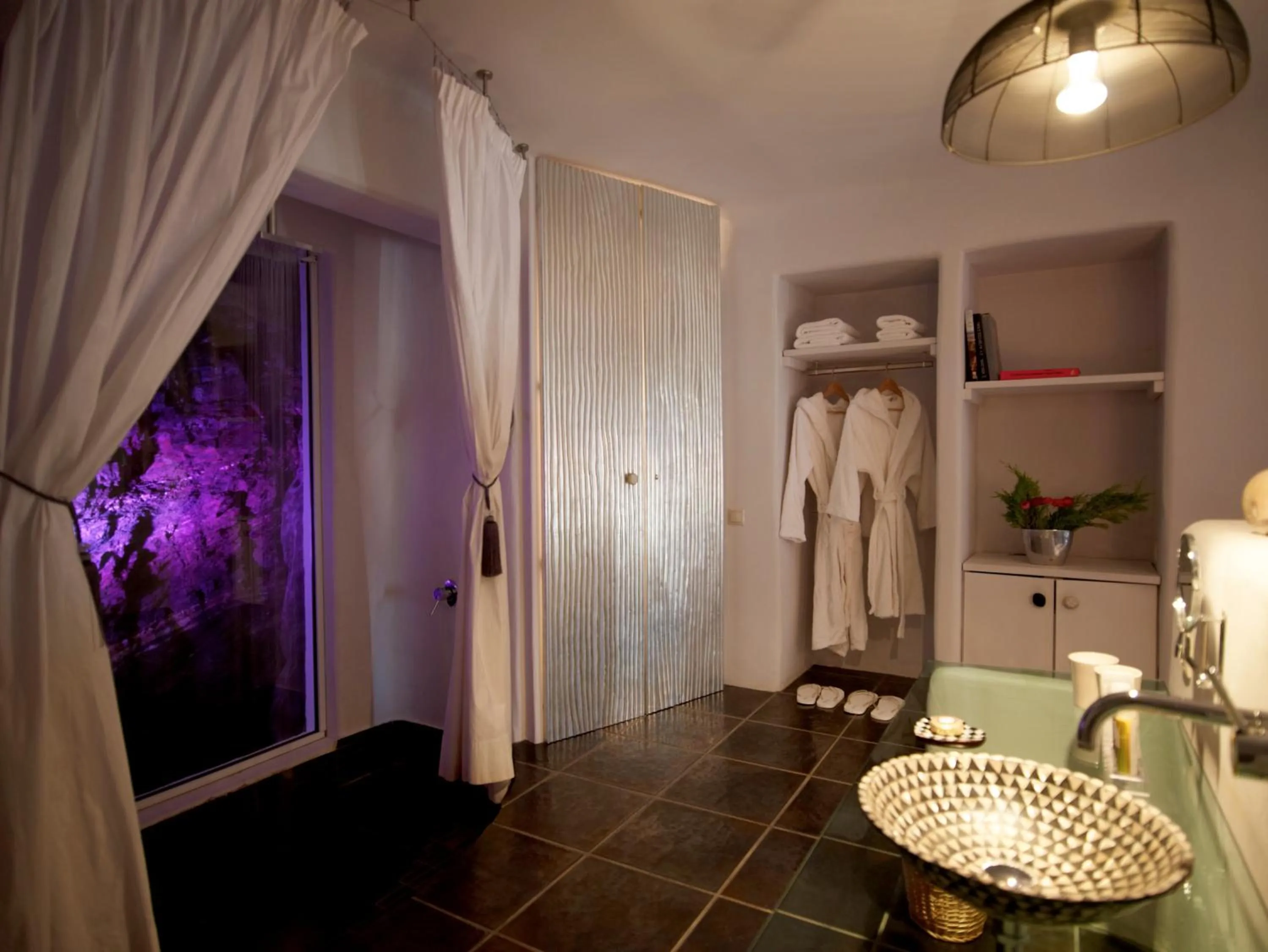 Shower in Aigis Suites Kea
