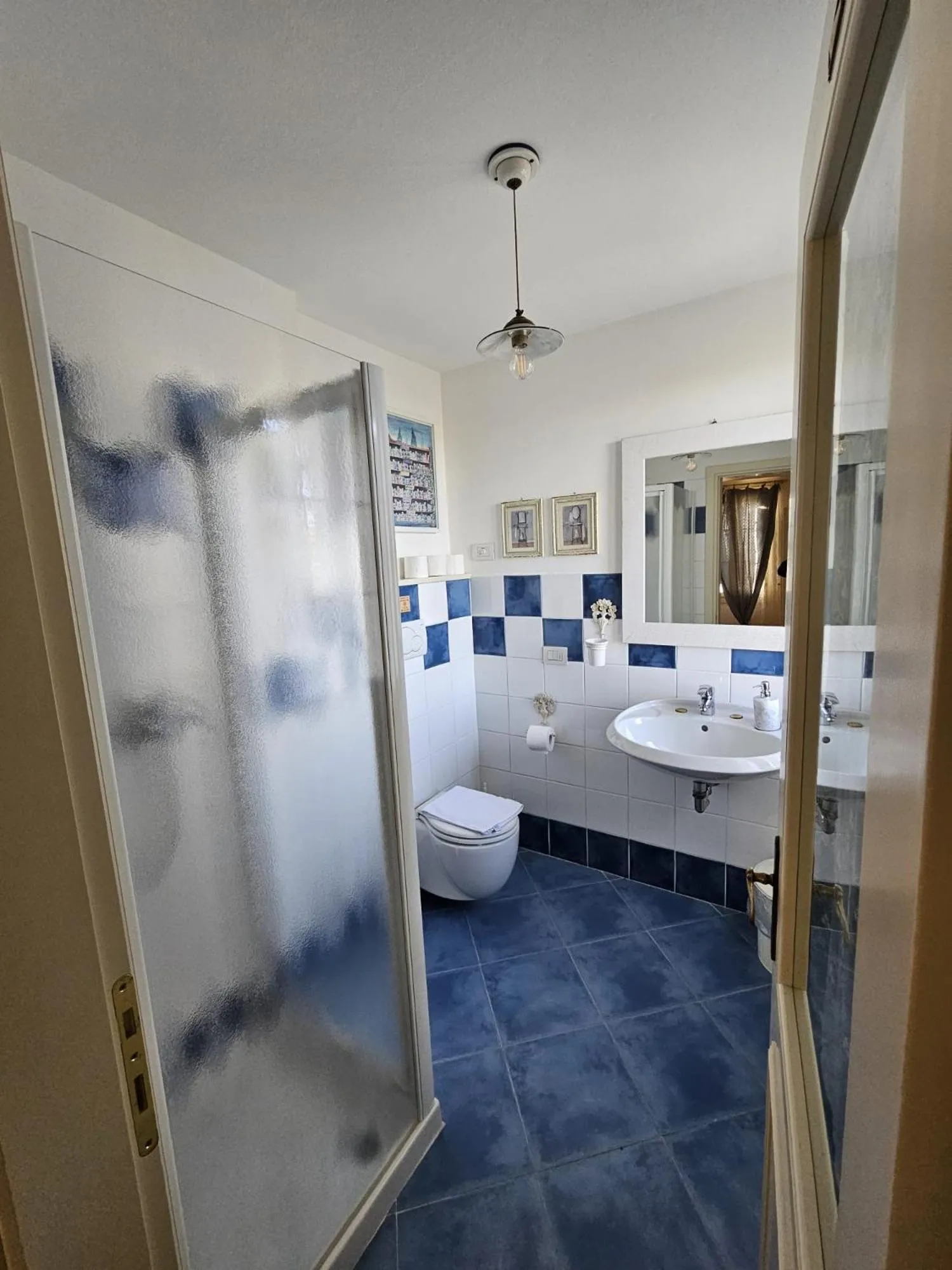 Bathroom, Bed in La Fabbrica Delle Idee