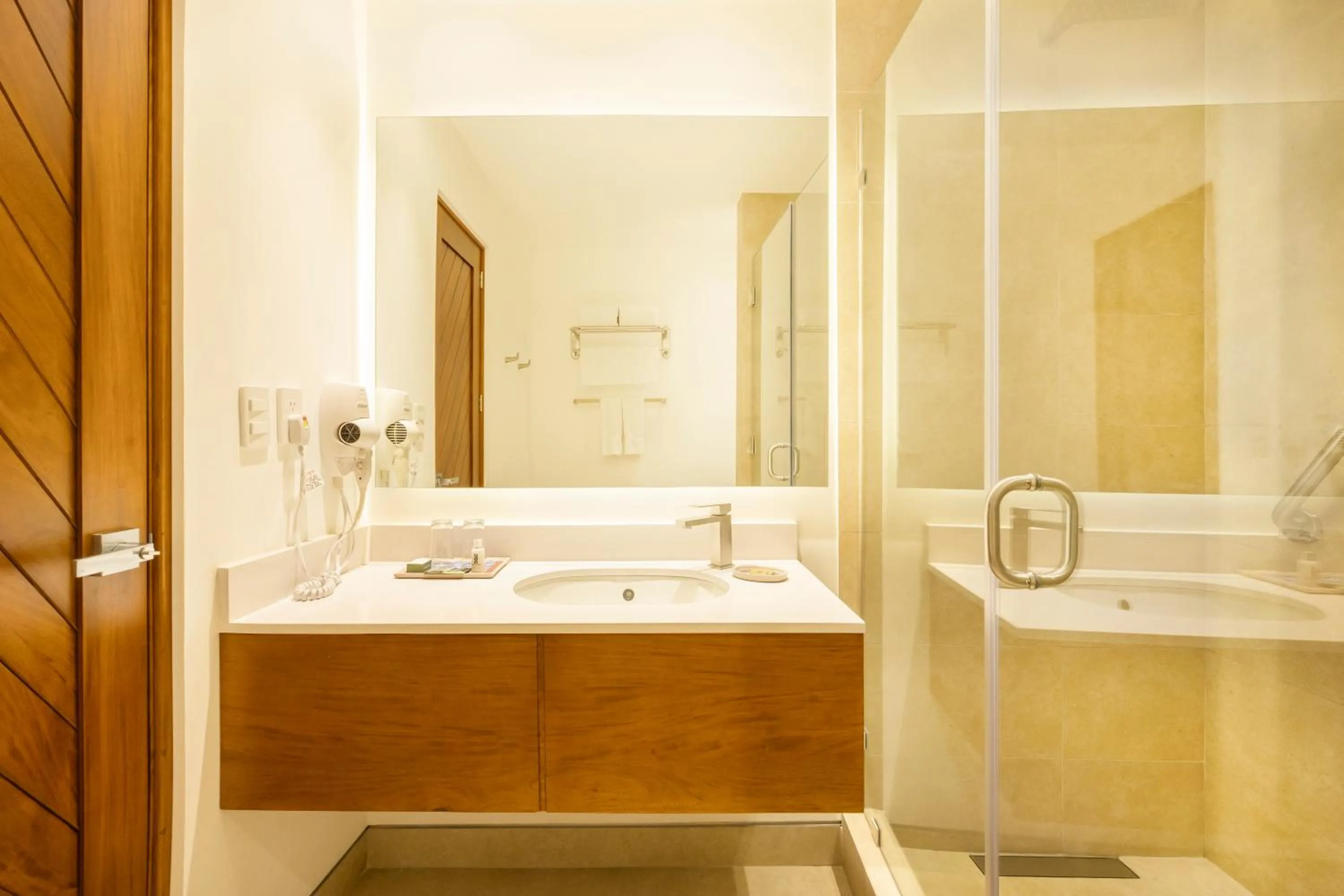 Bathroom in Porta Hotel del Lago