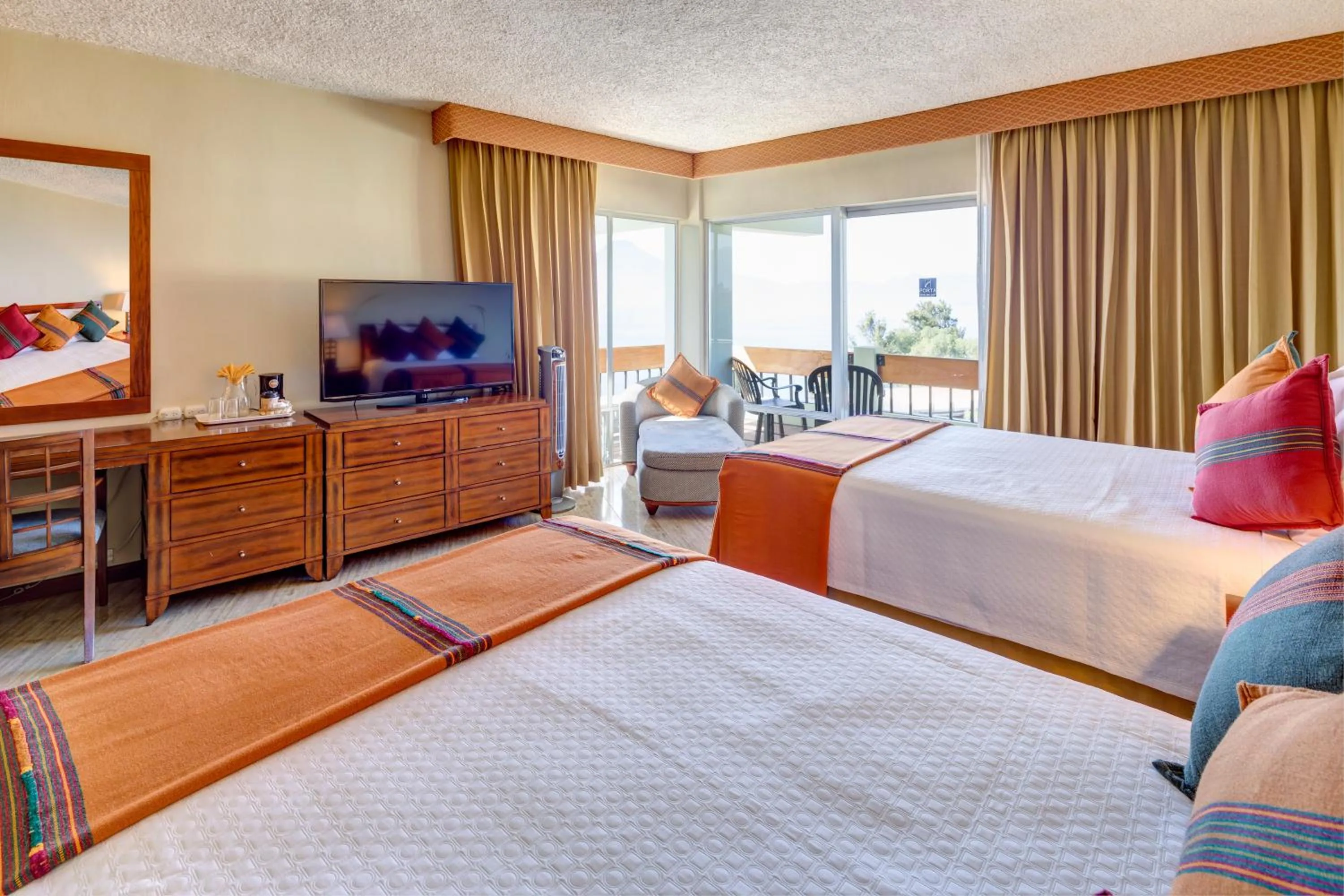 Photo of the whole room, Bed in Porta Hotel del Lago