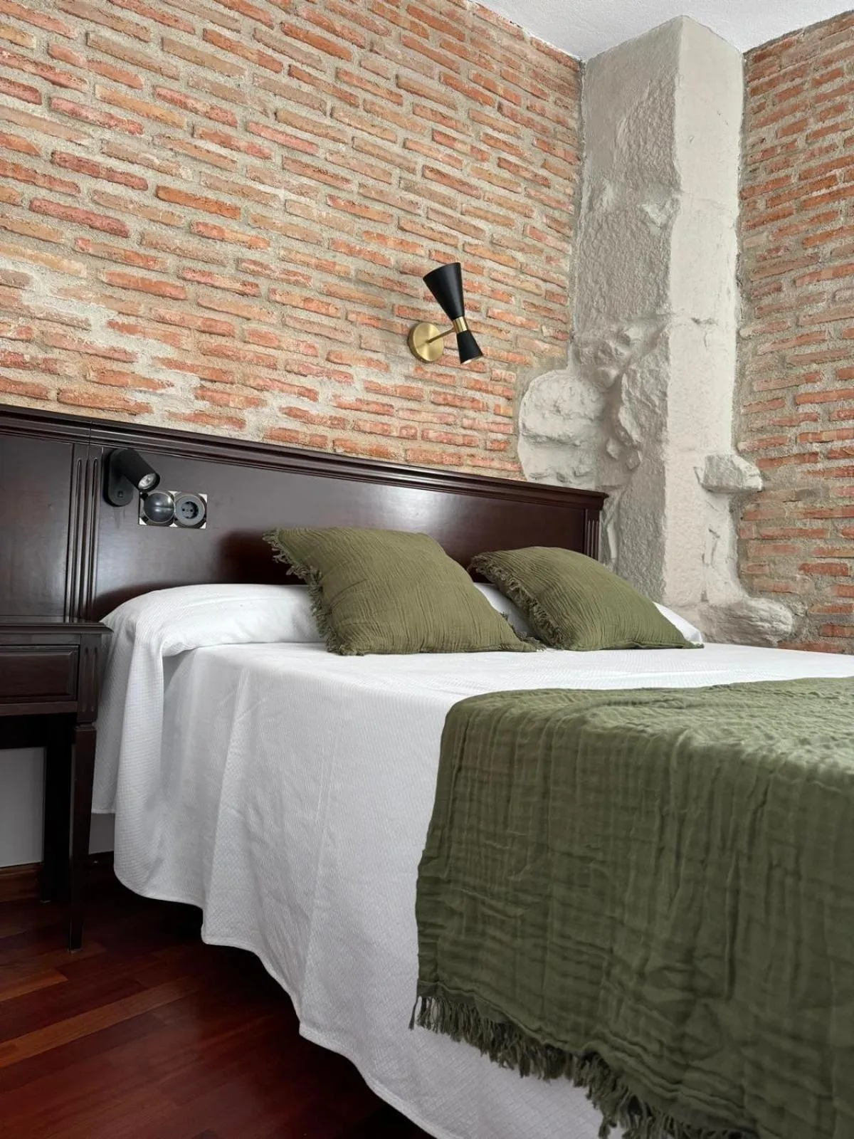 Bedroom, Bed in Hospedium Hotel La Fuente