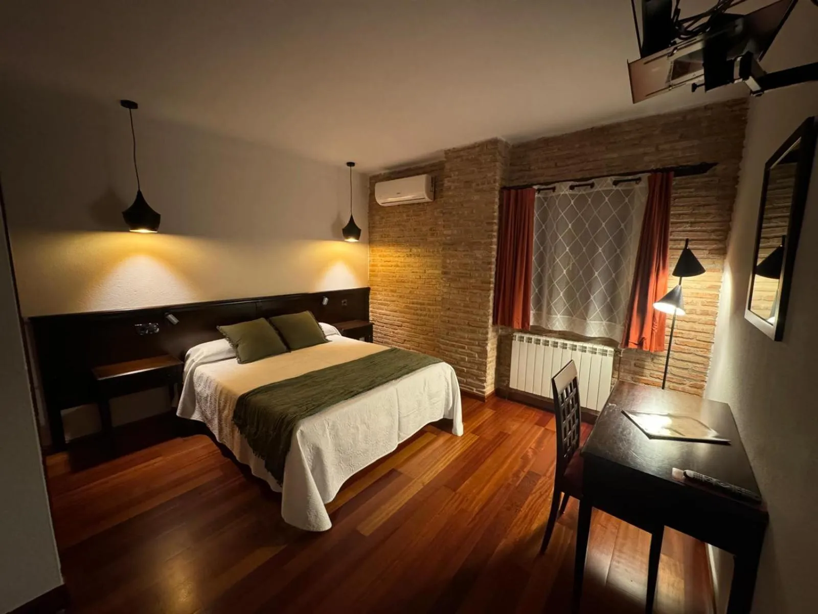 Bedroom, Bed in Hospedium Hotel La Fuente