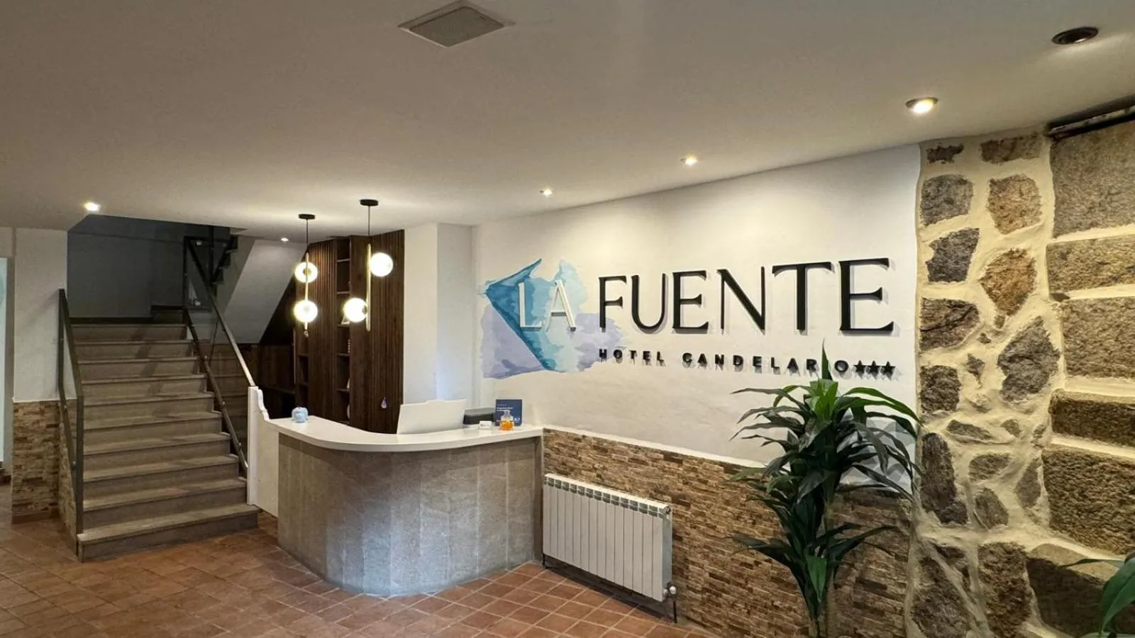 Lobby or reception in Hospedium Hotel La Fuente