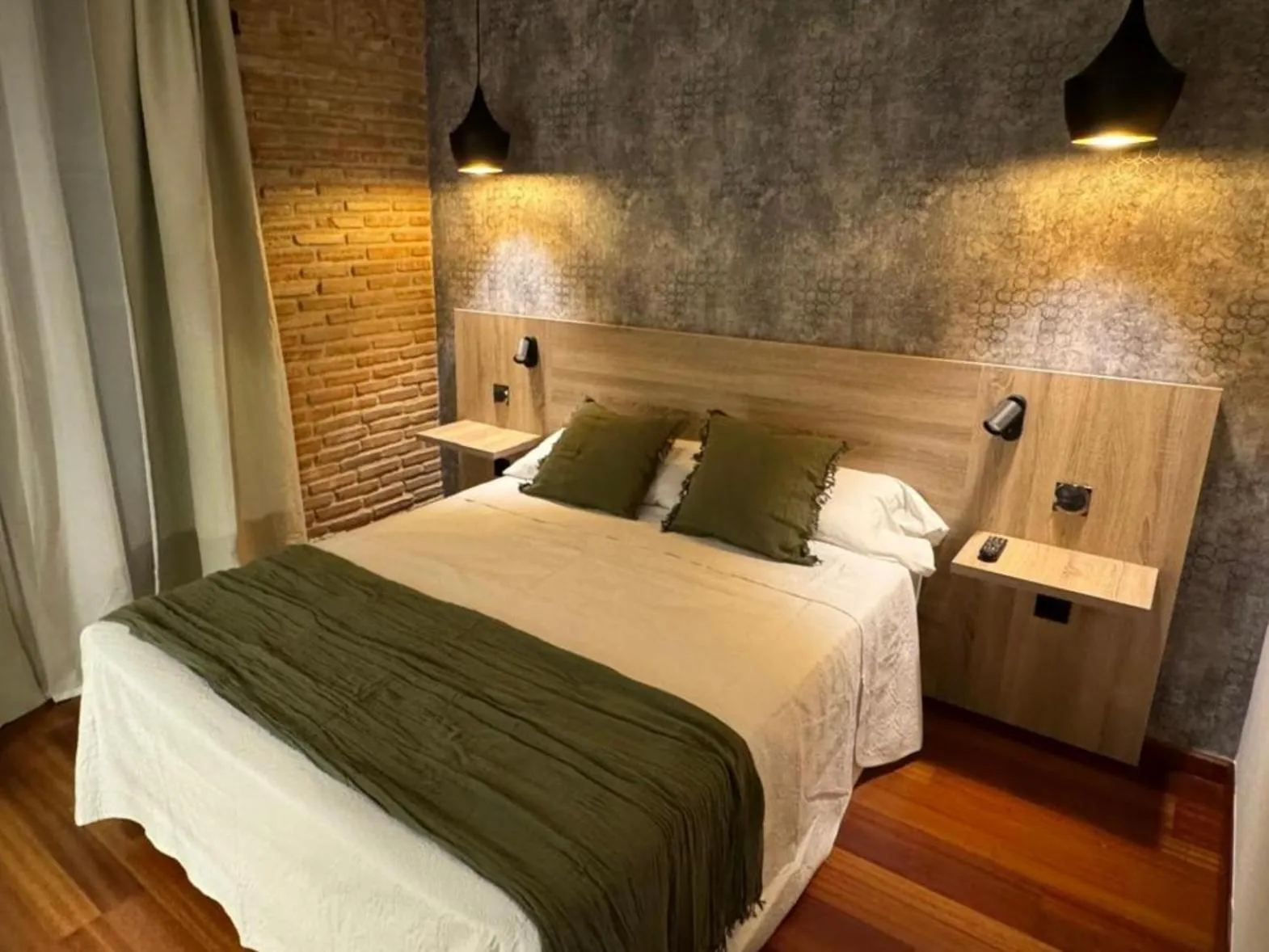 Bedroom, Bed in Hospedium Hotel La Fuente