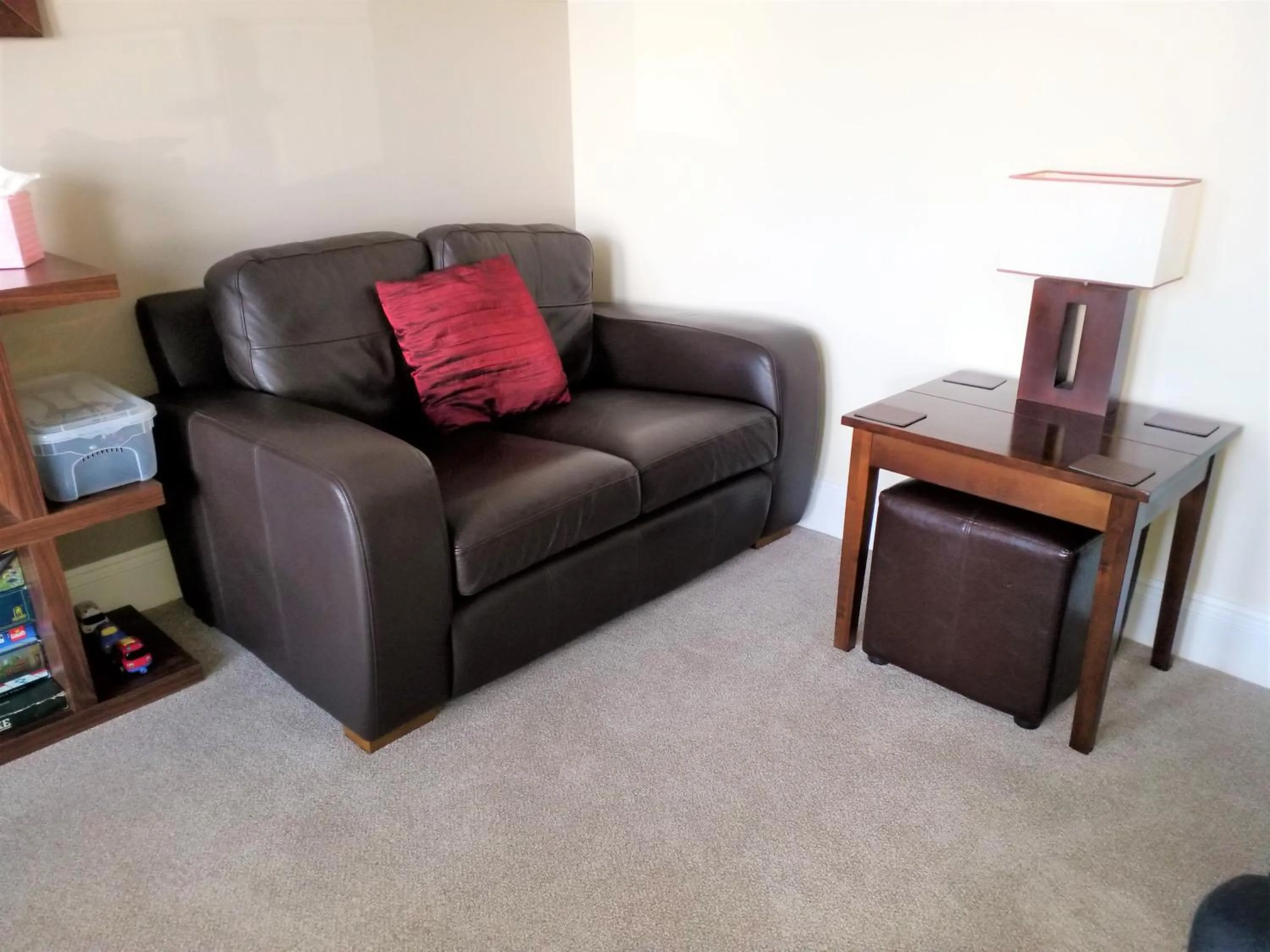 Communal lounge/ TV room in Geckos Rest