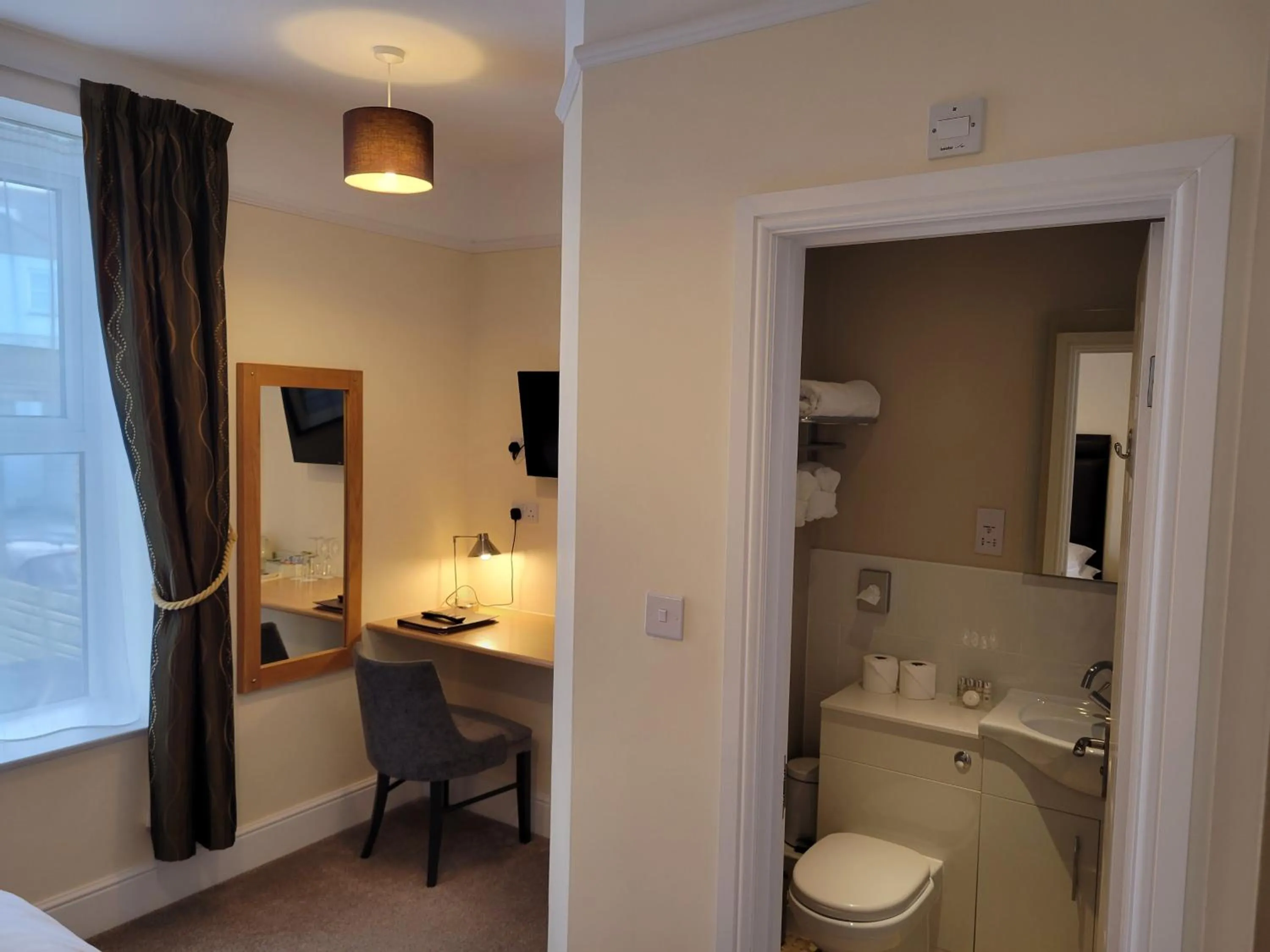 Bathroom in Geckos Rest