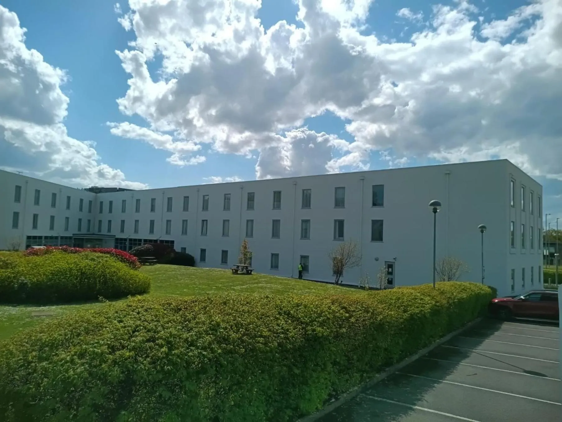 Property building in London Luton Vale Hotel