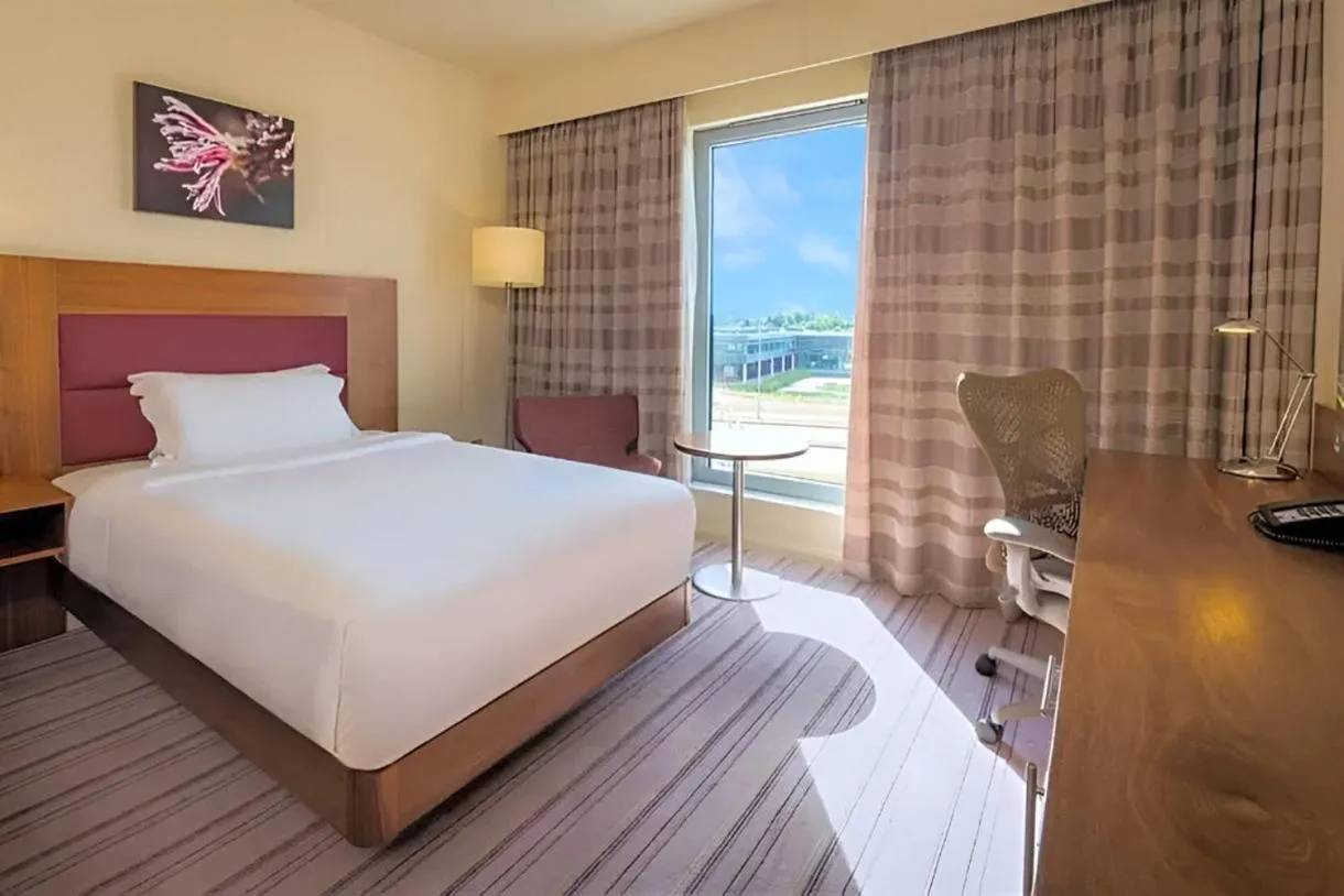 Photo of the whole room, Bed in London Luton Vale Hotel