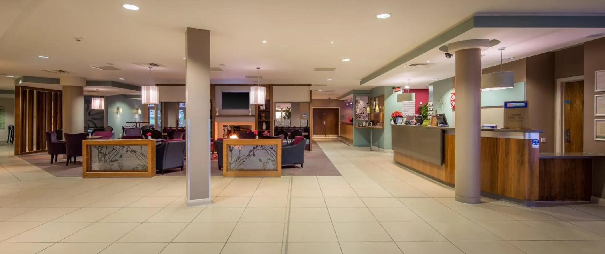 Property building in Hilton Garden Inn Luton North