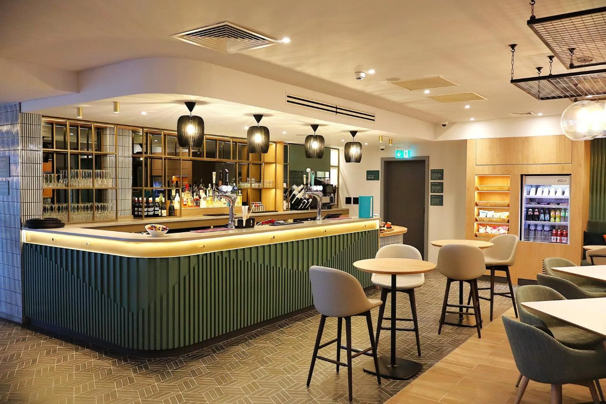 Lounge or bar in London Luton Vale Hotel