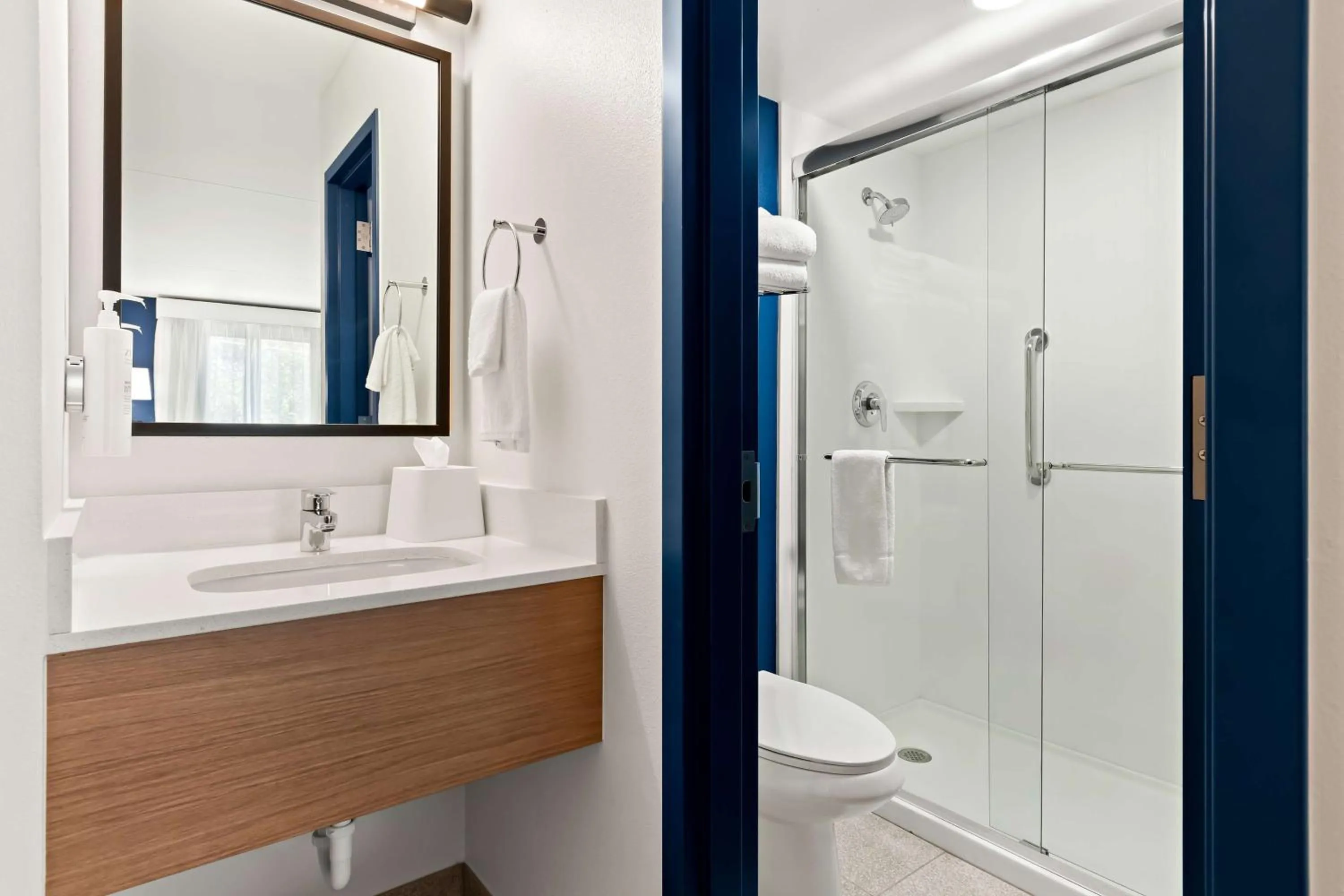 Bathroom in Inn at Chocolate Avenue - Sure Stay Collection by Best Western