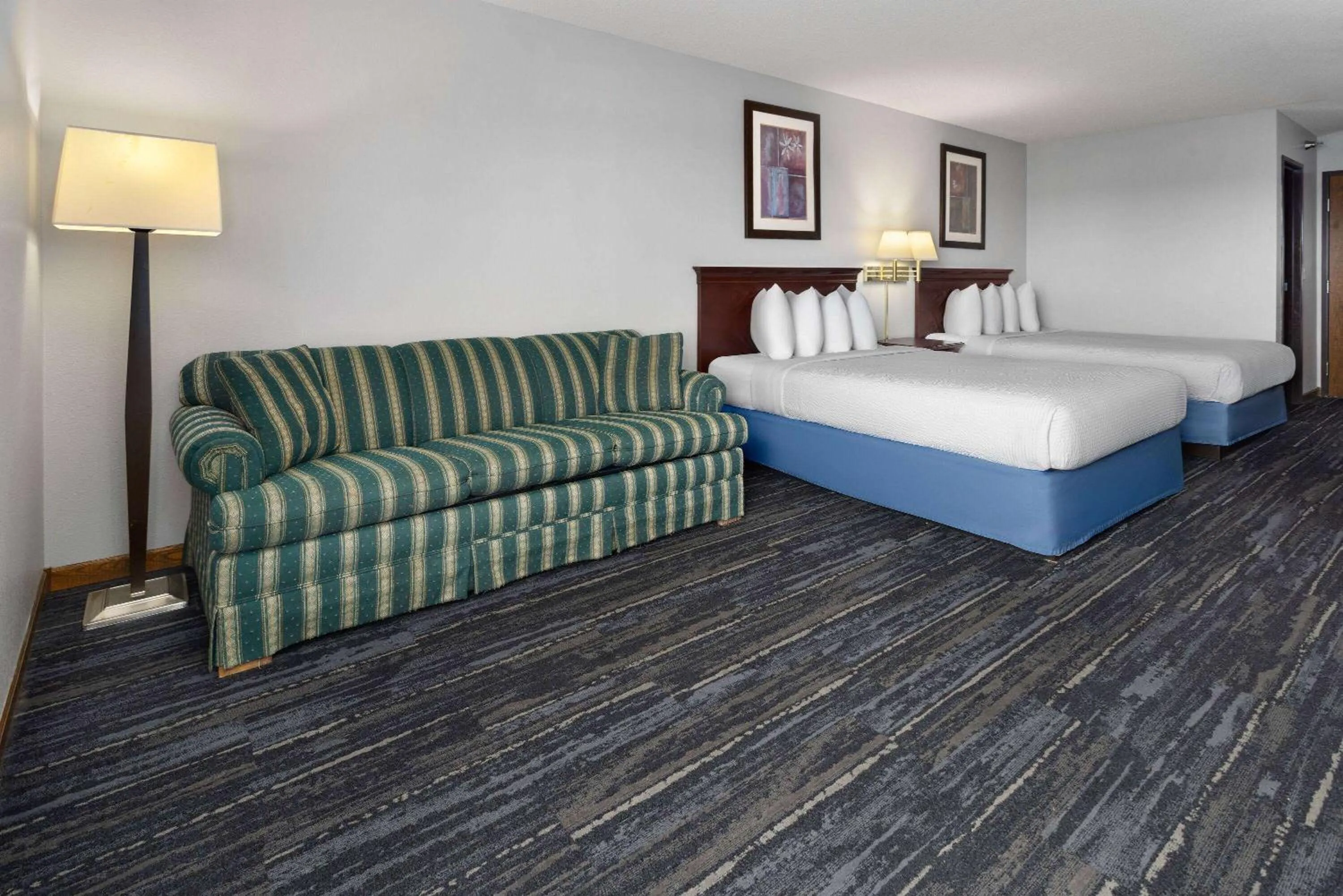 Photo of the whole room, Bed in Days Inn by Wyndham Iron Mountain