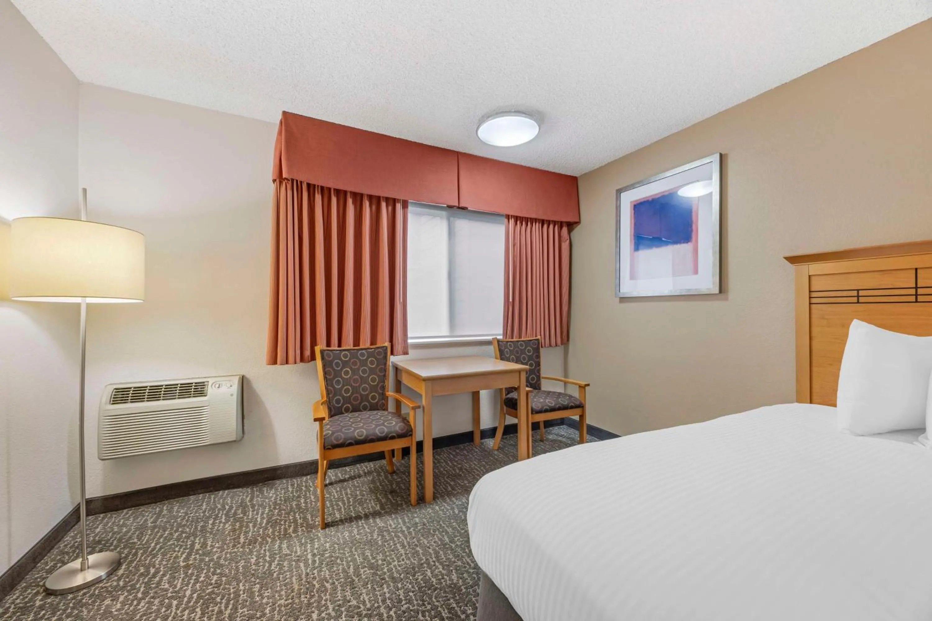 Bedroom, Bed in Best Western Aladdin Inn