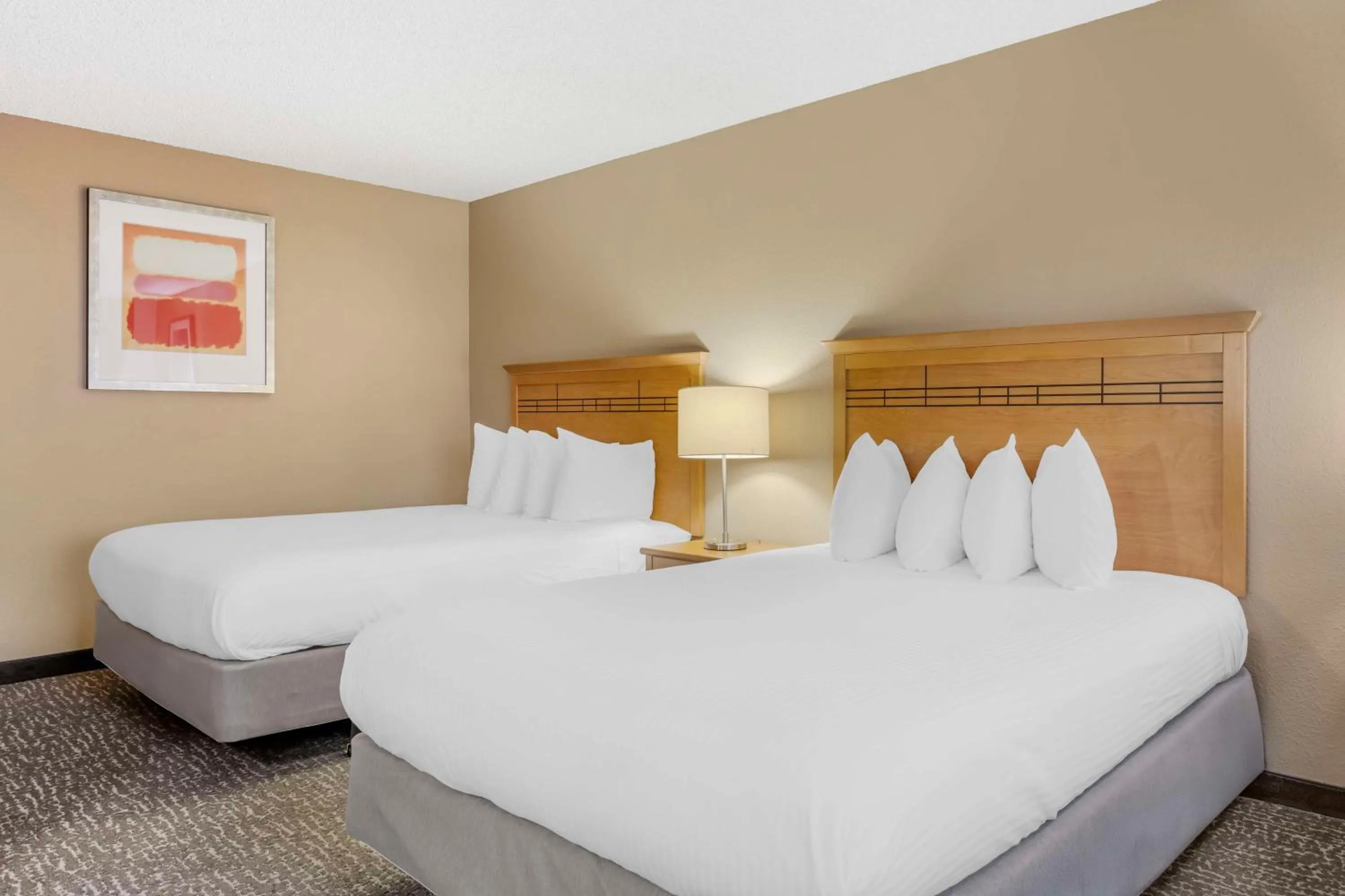 Photo of the whole room, Bed in Best Western Aladdin Inn