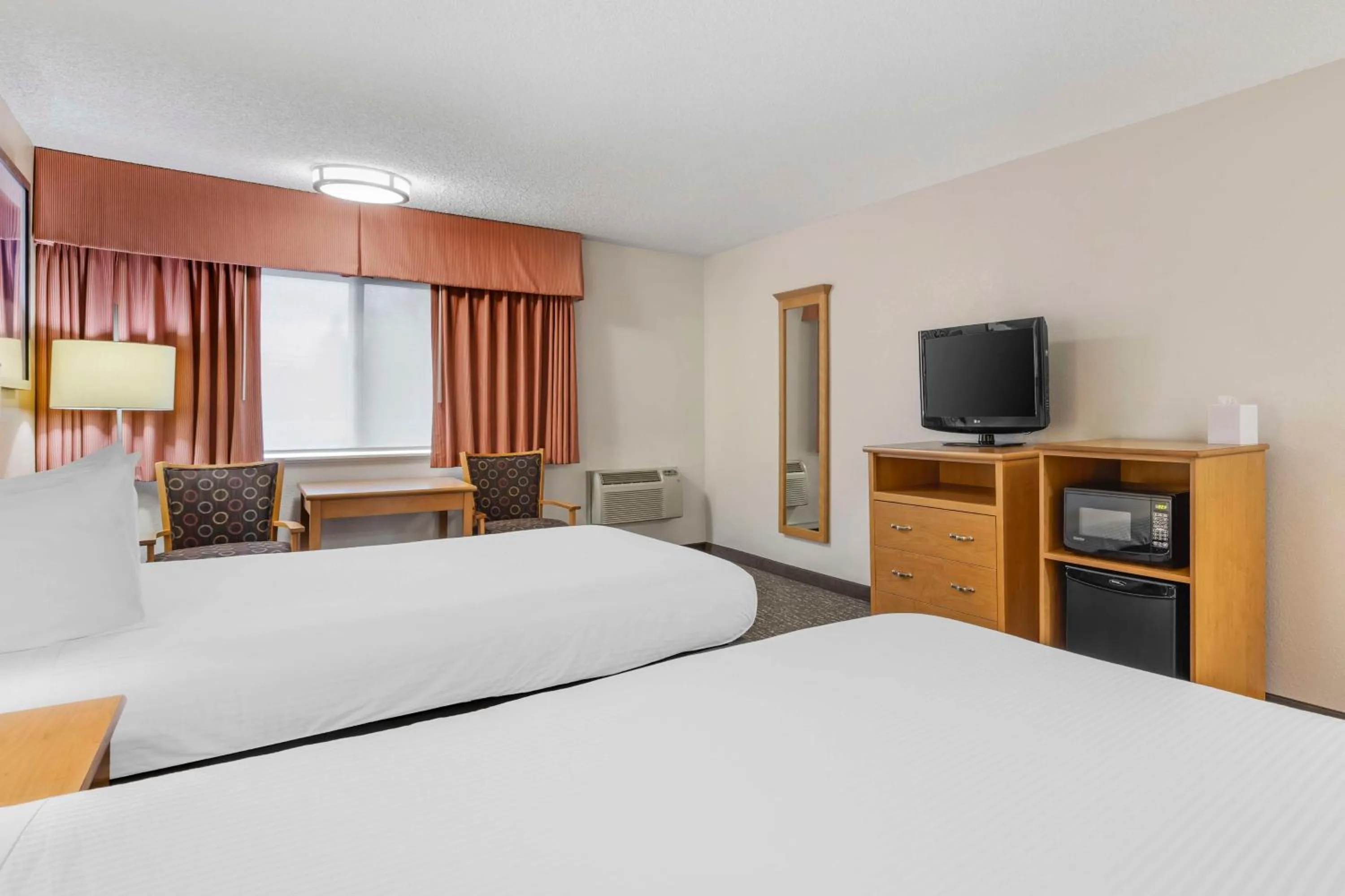 Bedroom, Bed in Best Western Aladdin Inn