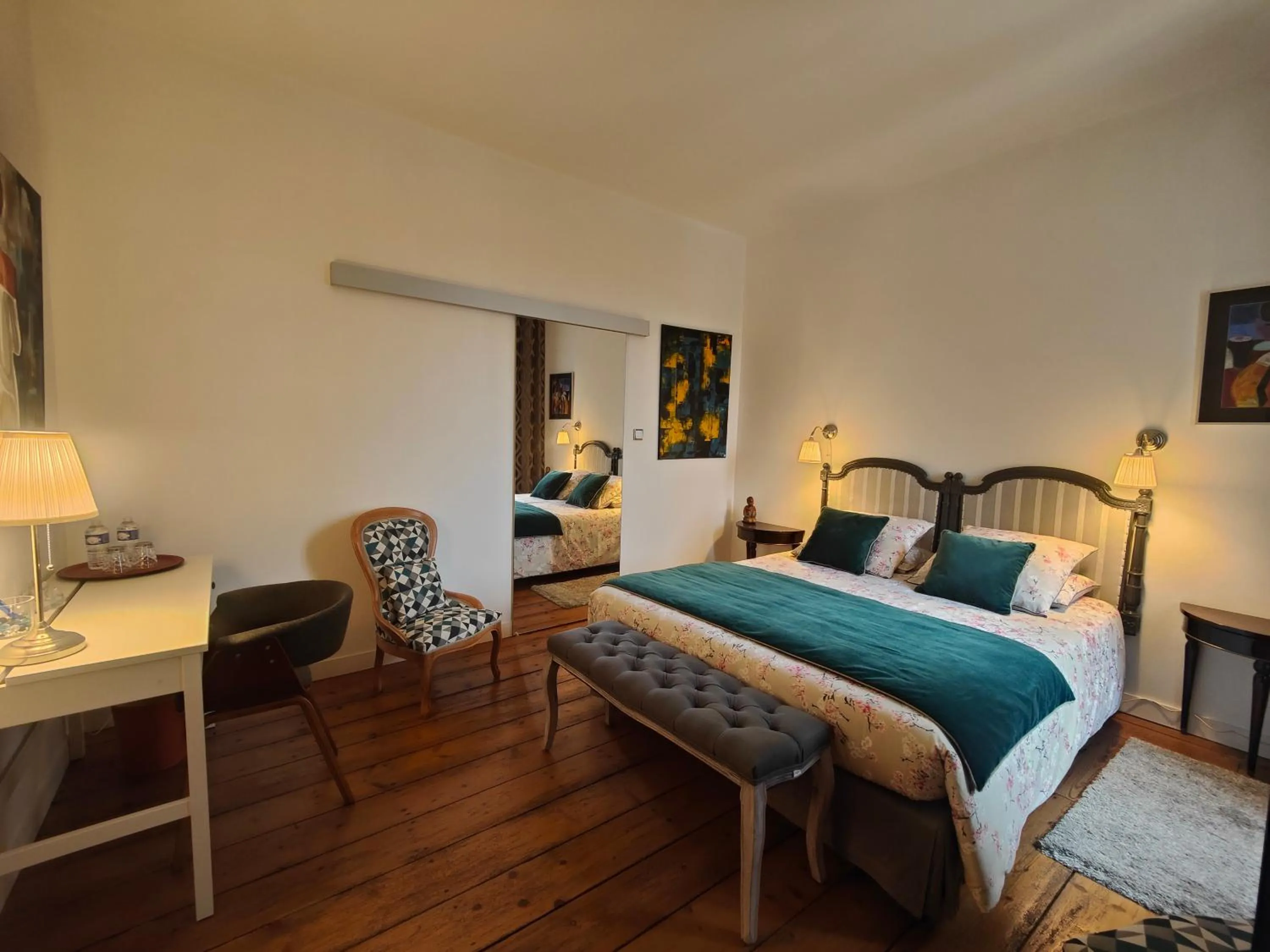 Photo of the whole room, Bed in Le Vieux Couvent & SPA