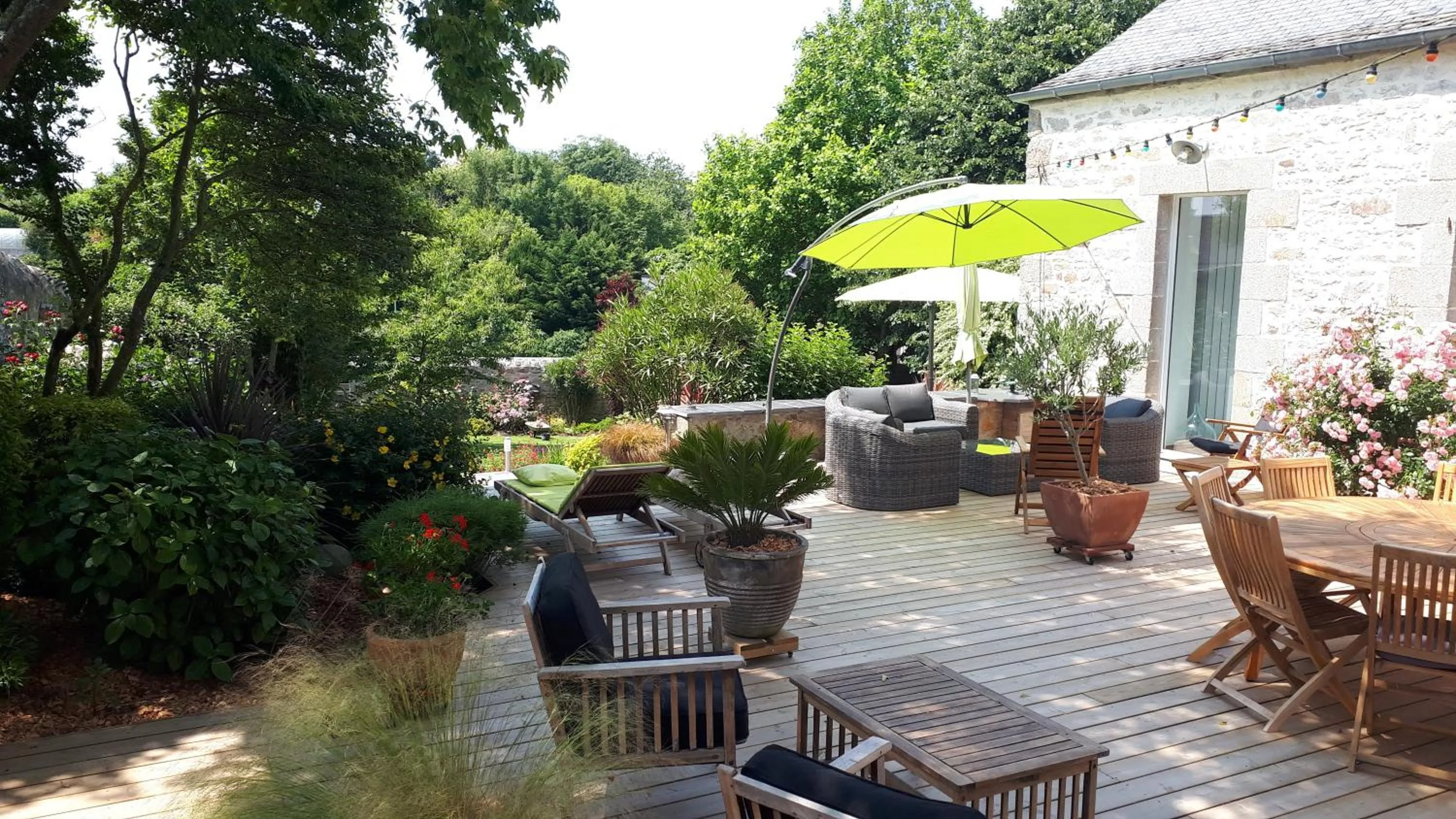 Patio in Le Vieux Couvent & SPA