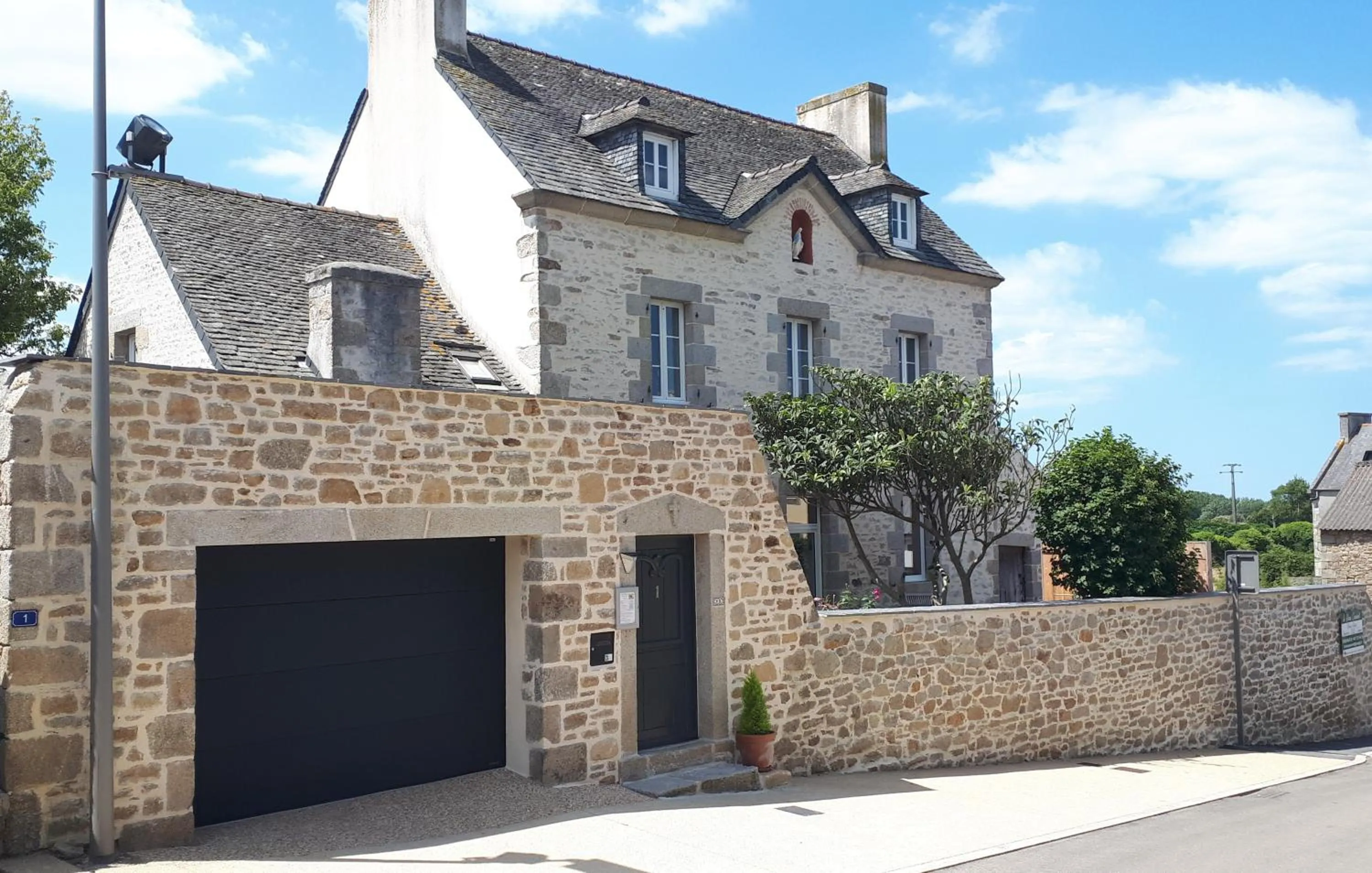 Property building in Le Vieux Couvent & SPA