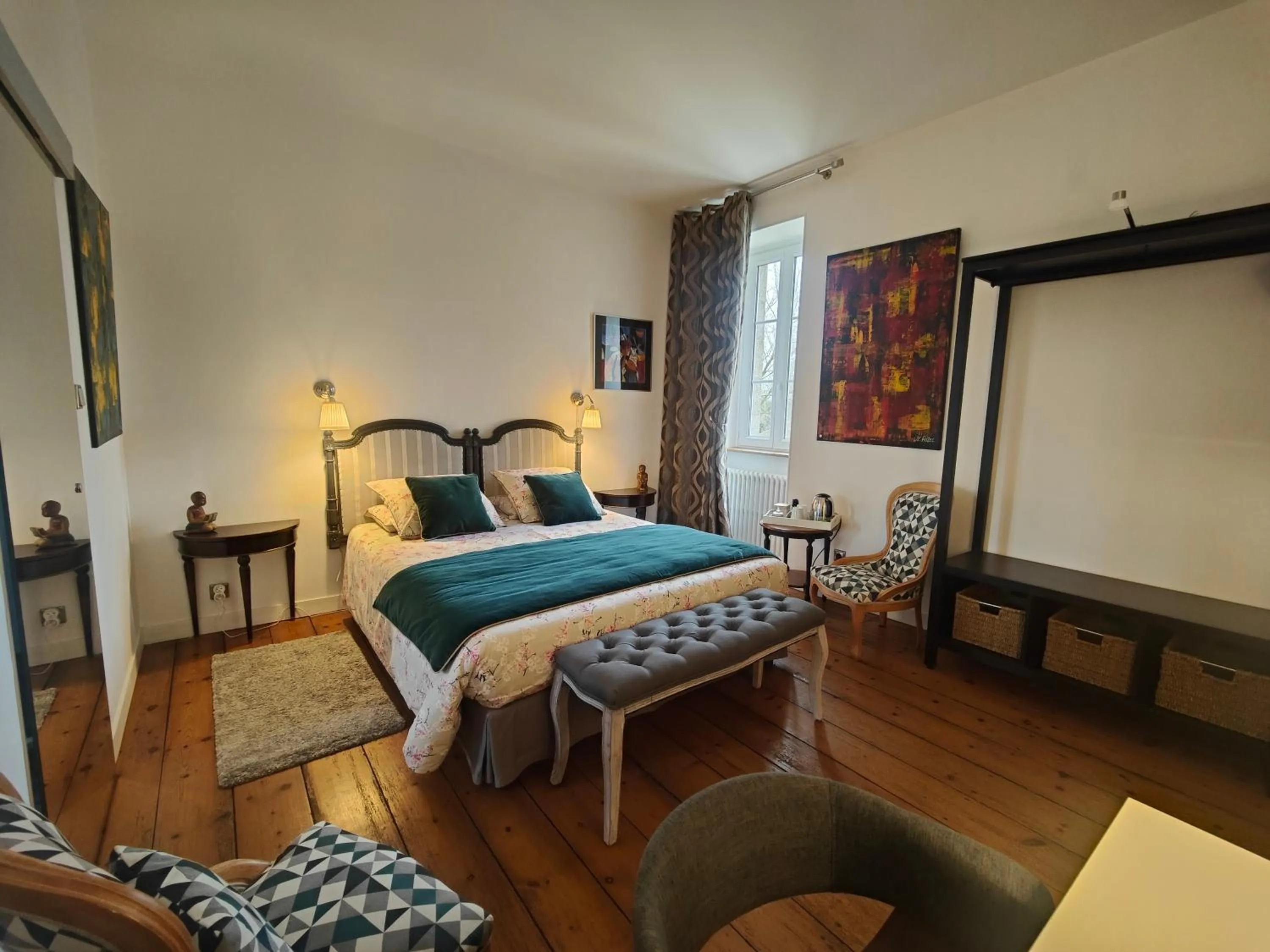 Photo of the whole room, Bed in Le Vieux Couvent & SPA