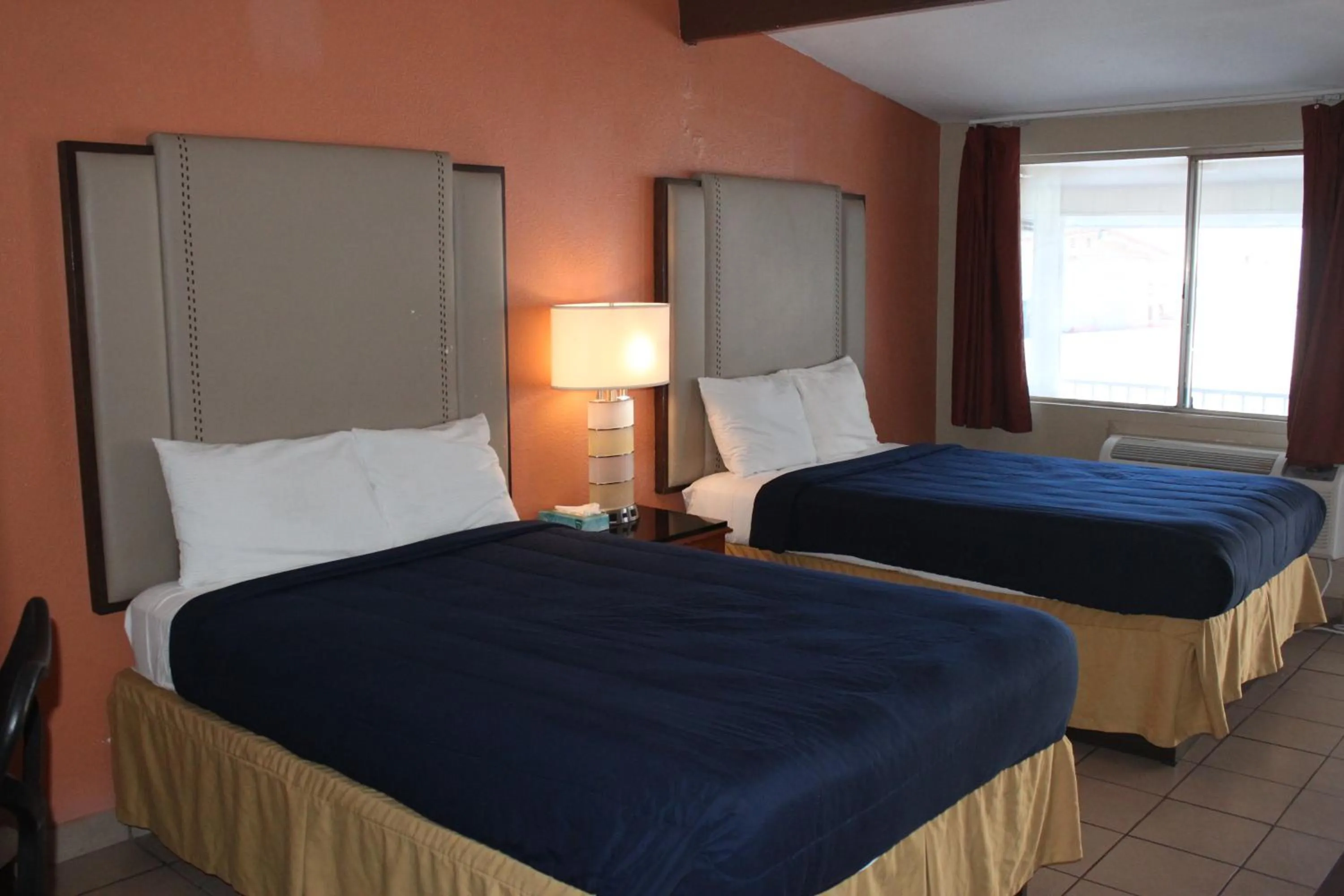 Bed in Travelodge by Wyndham Blythe