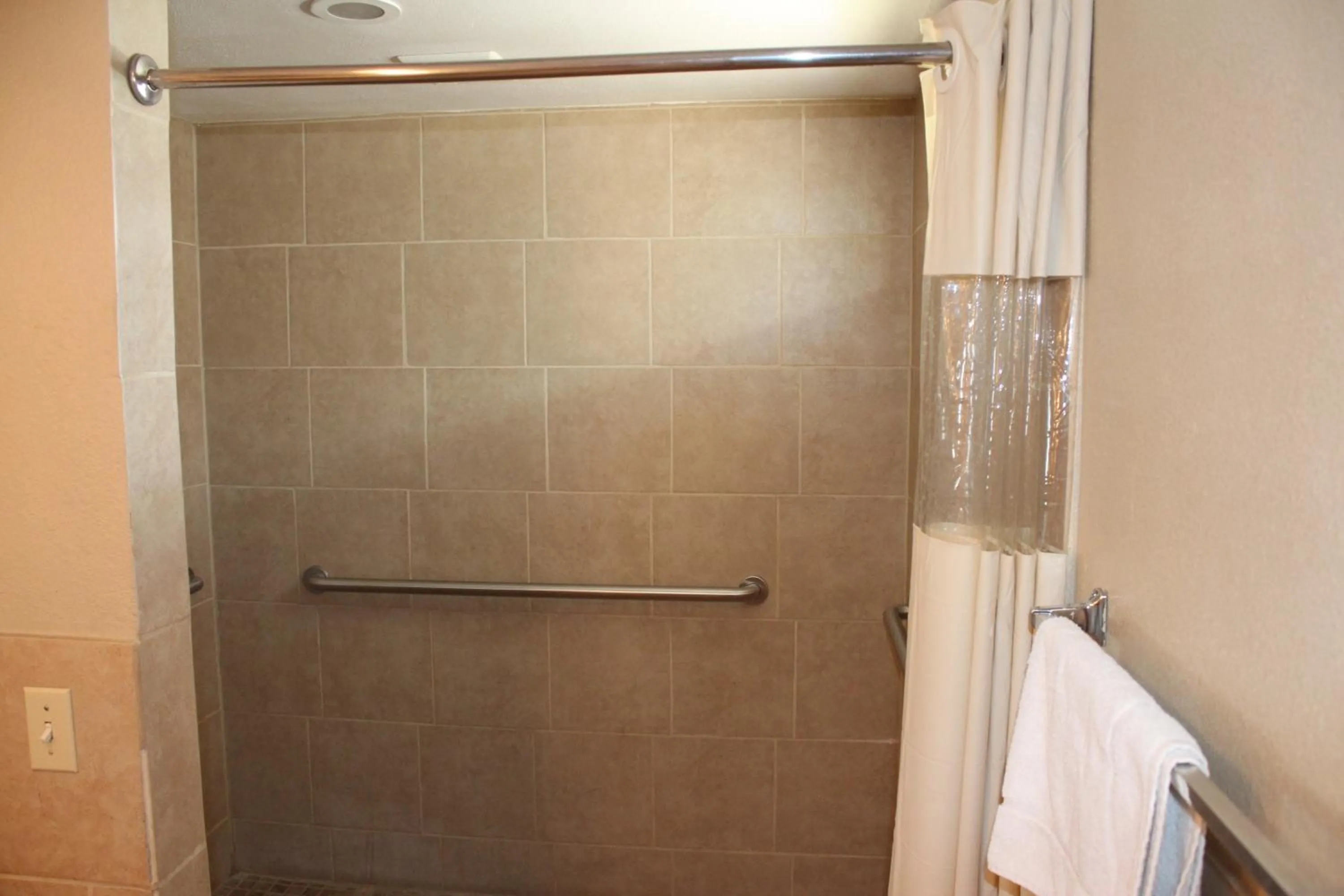 Shower in Travelodge by Wyndham Blythe