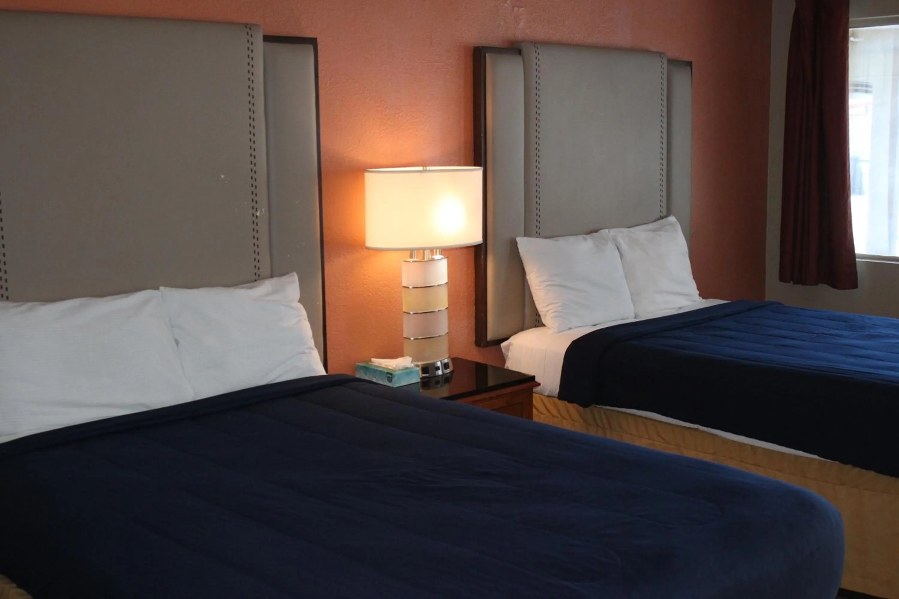 Bed in Travelodge by Wyndham Blythe