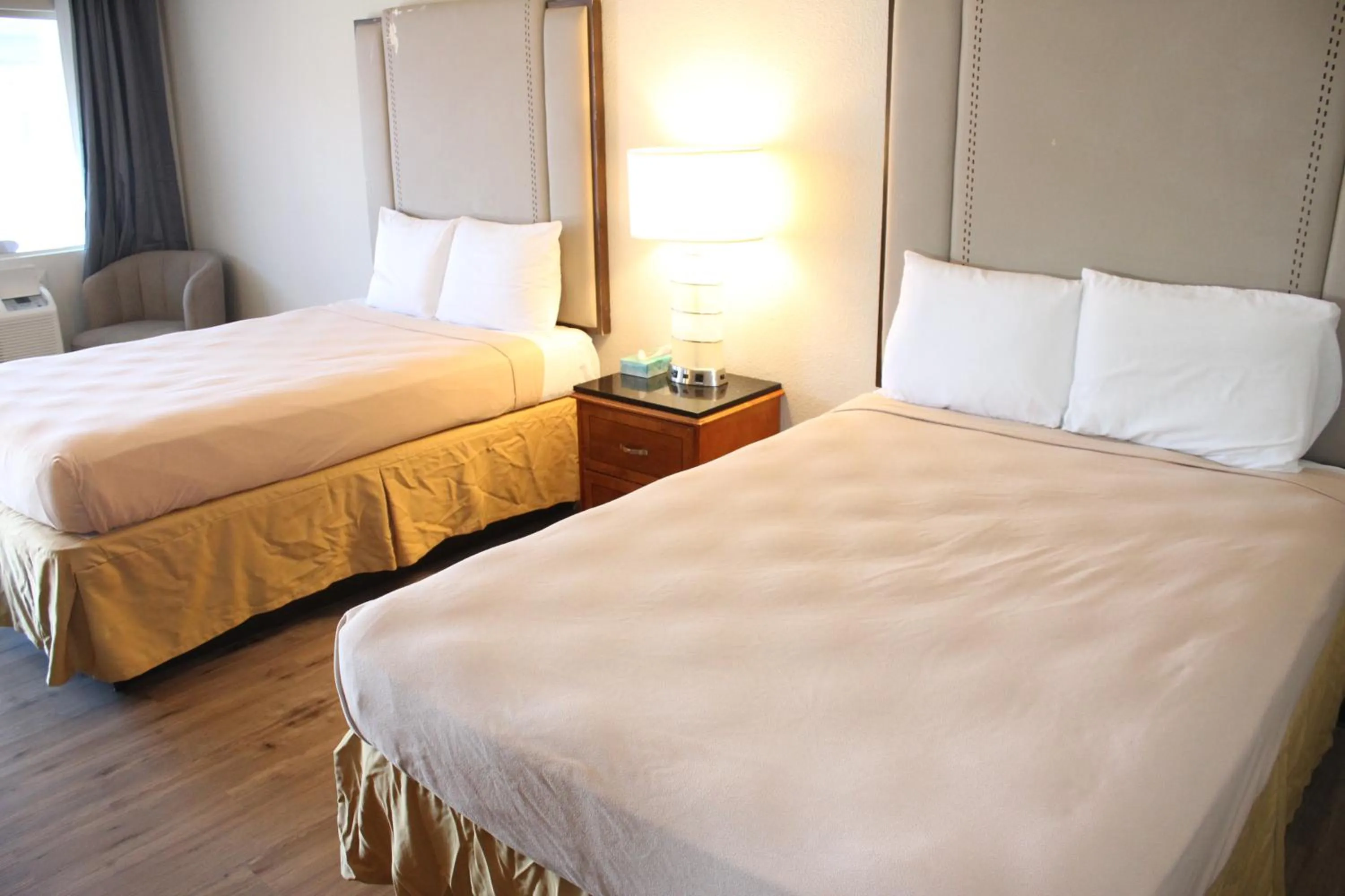 Bed in Travelodge by Wyndham Blythe