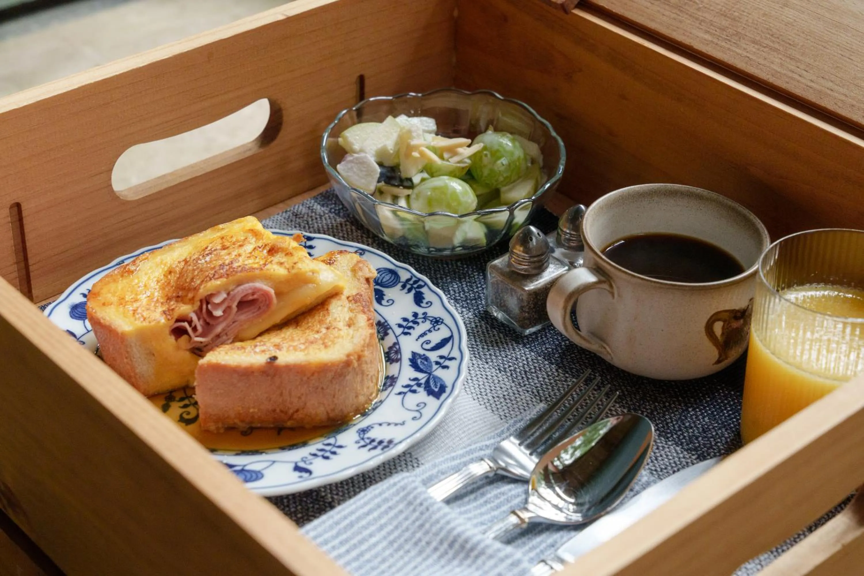 Breakfast in Snug Harbour Inn