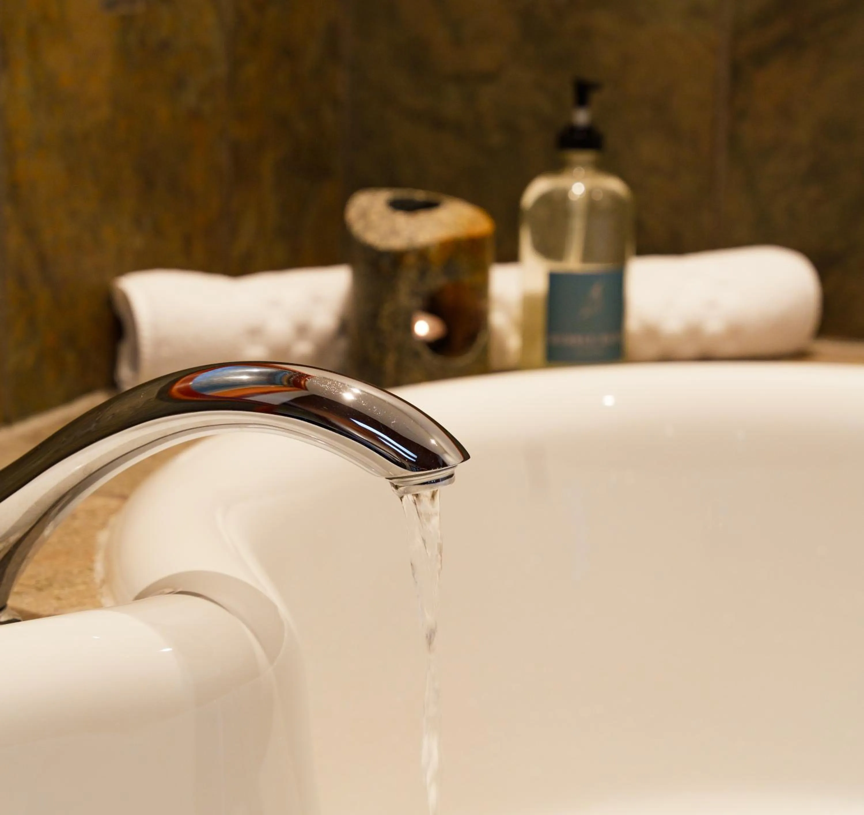 Bath in Snug Harbour Inn