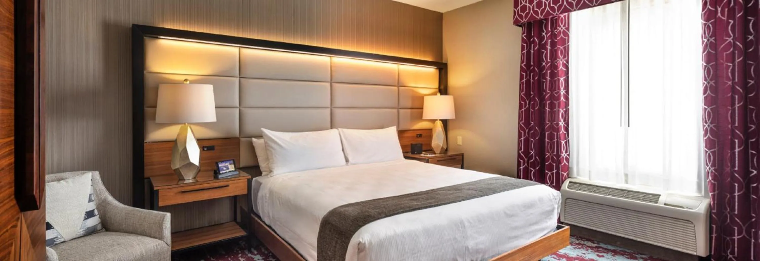 Bed in Bear Springs Hotel