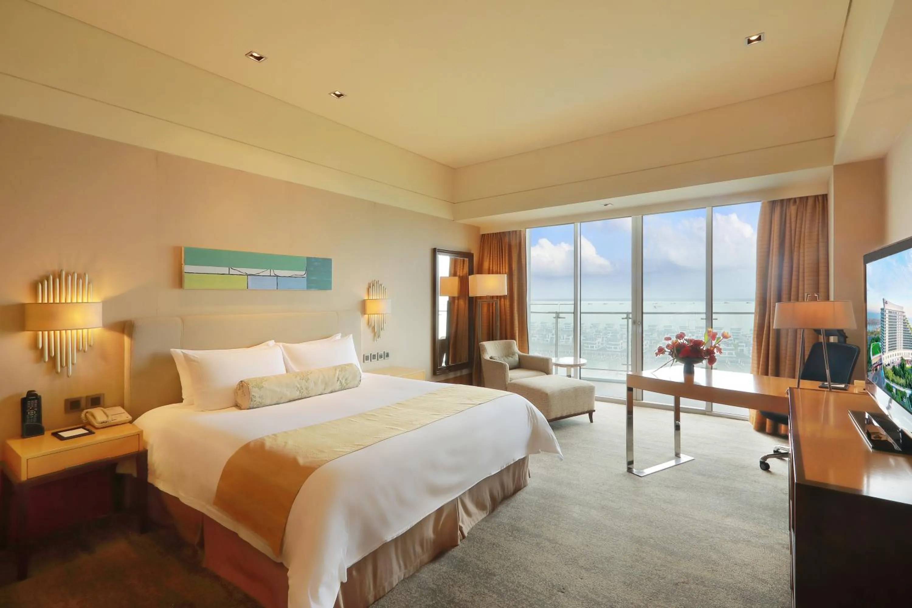 Sea view, Bed in Xiamen International Conference Center Hotel Prime Seaview Hotel