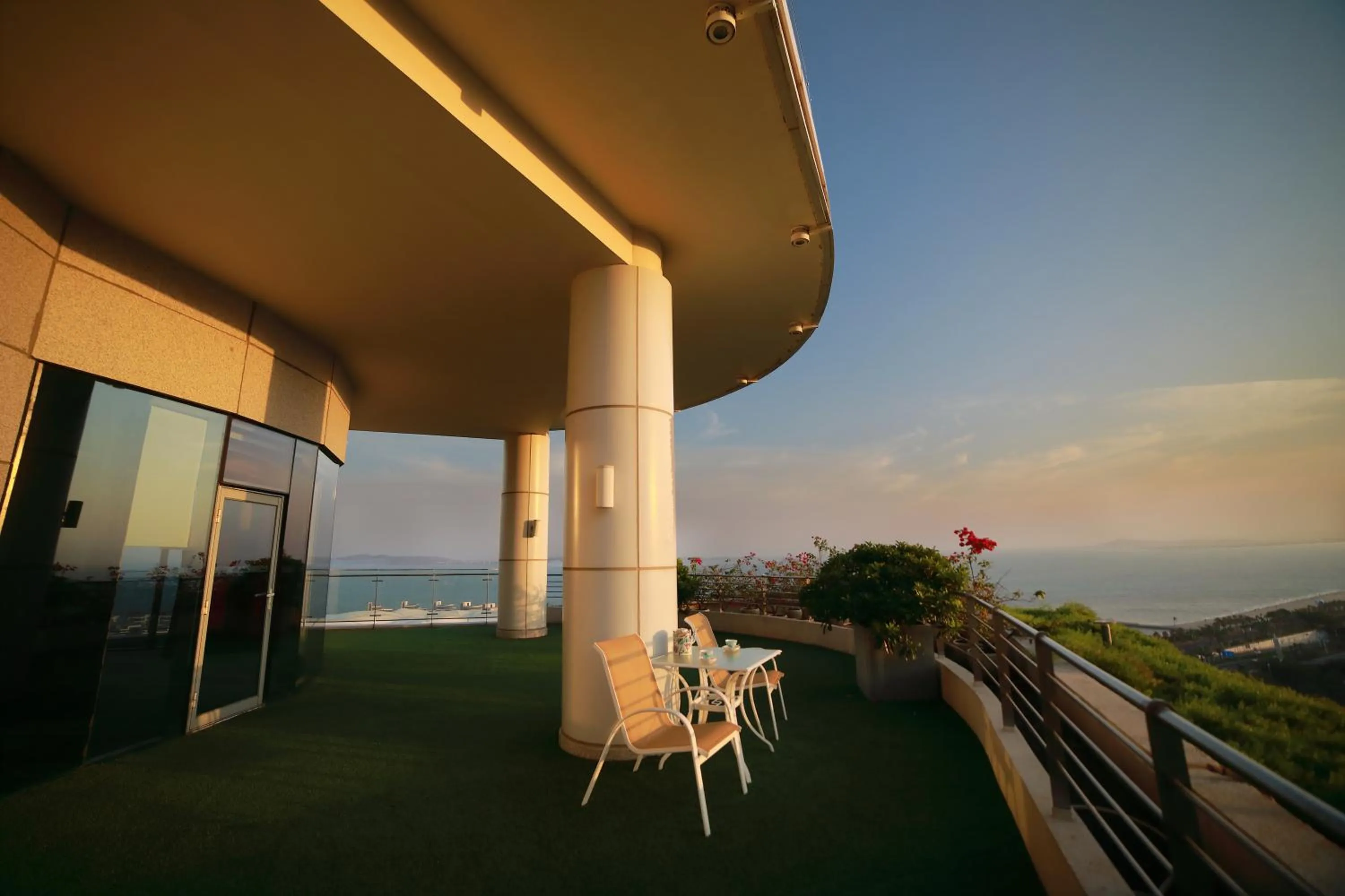 Balcony/Terrace in Xiamen International Conference Center Hotel Prime Seaview Hotel