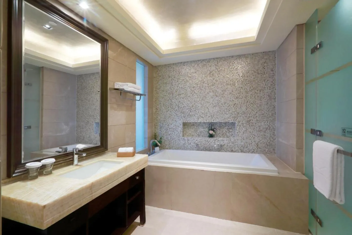 Bath in Xiamen International Conference Center Hotel Prime Seaview Hotel