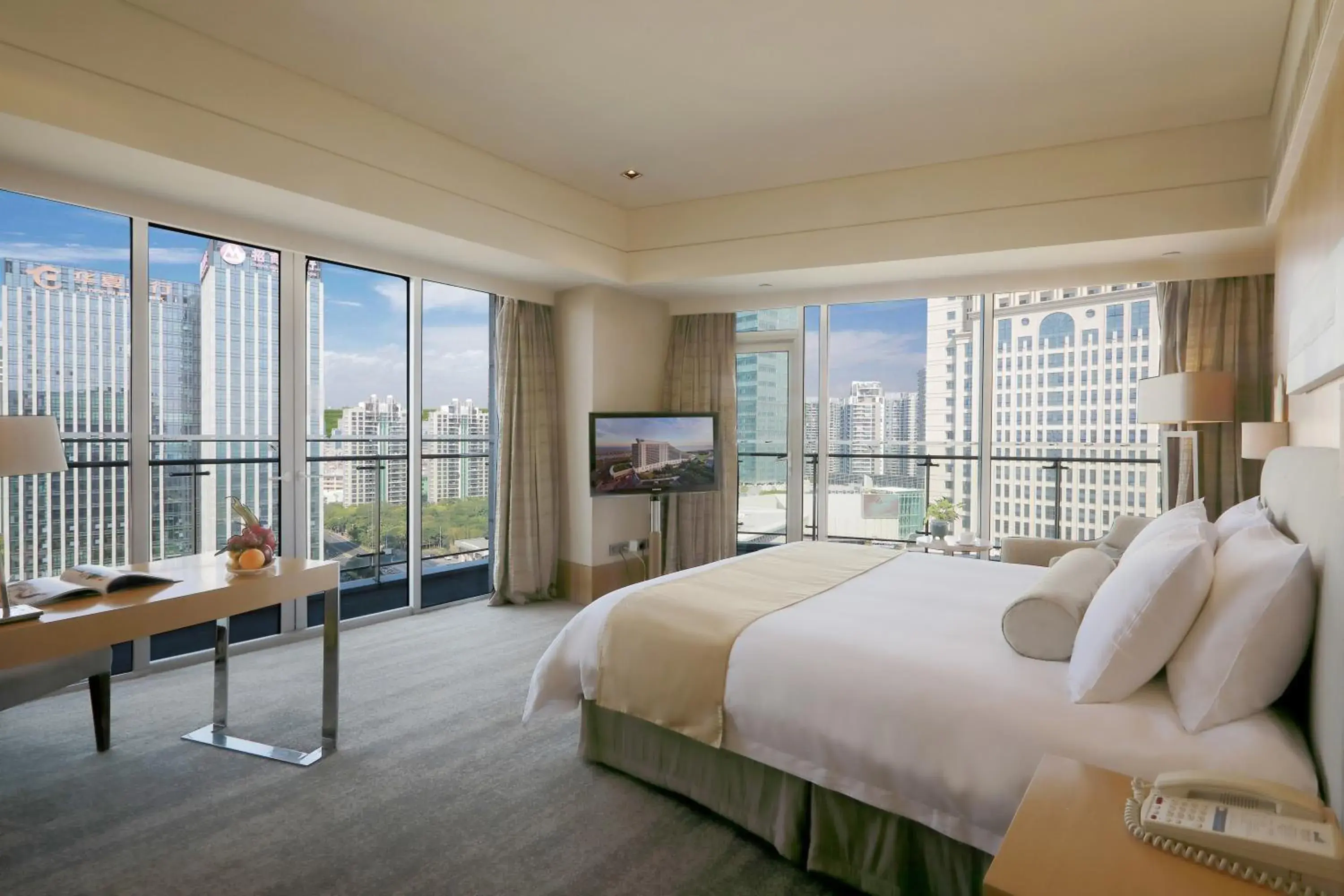 Deluxe CBD View Queen Room in Xiamen International Conference Center Hotel Prime Seaview Hotel Deluxe CBD View Queen Room in Xiamen International Conference Center Hotel Prime Seaview Hotel