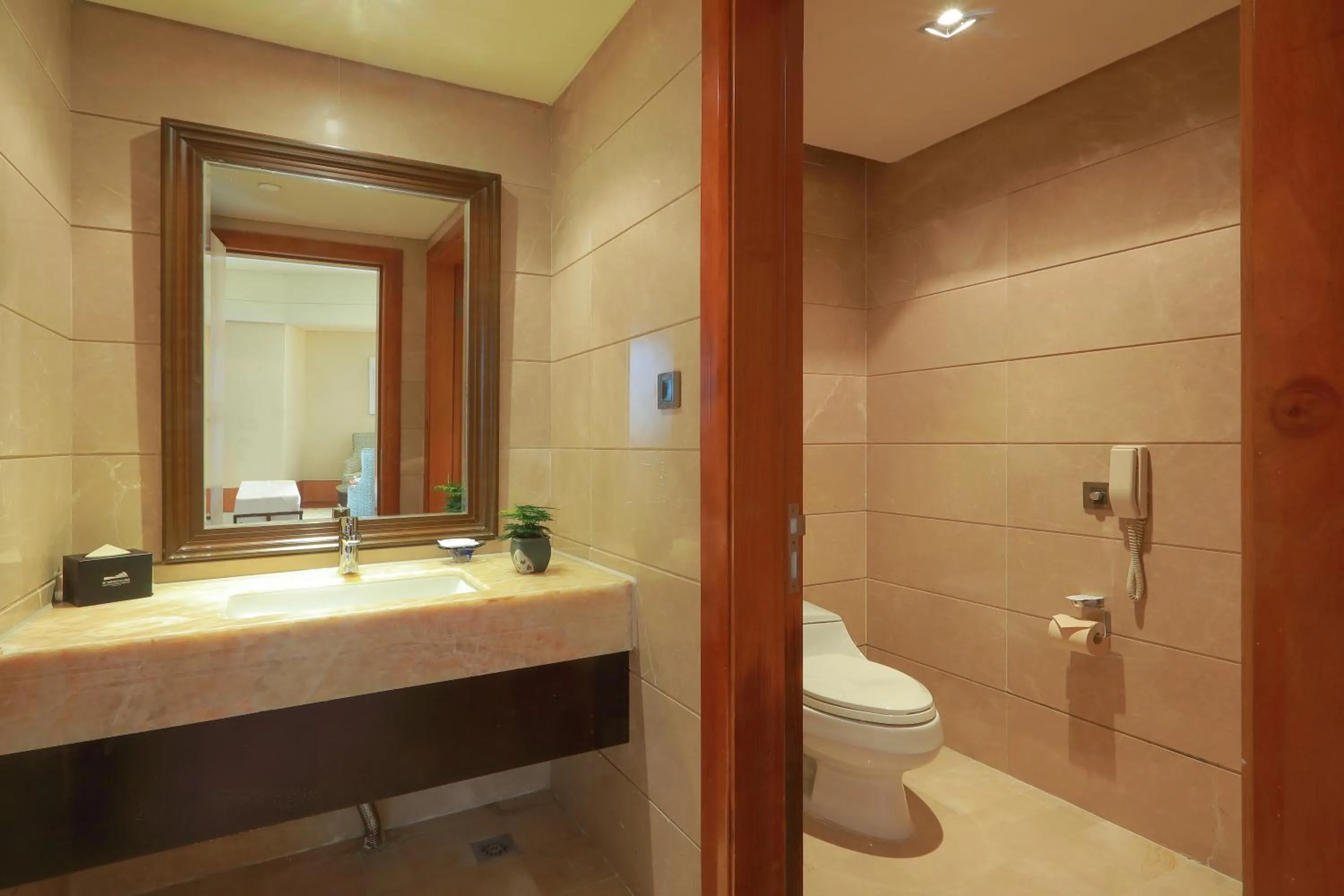 Toilet in Xiamen International Conference Center Hotel Prime Seaview Hotel