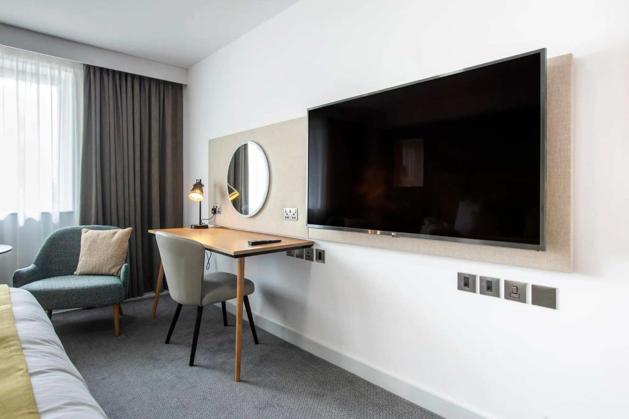 Photo of the whole room in Holiday Inn Oxford by IHG