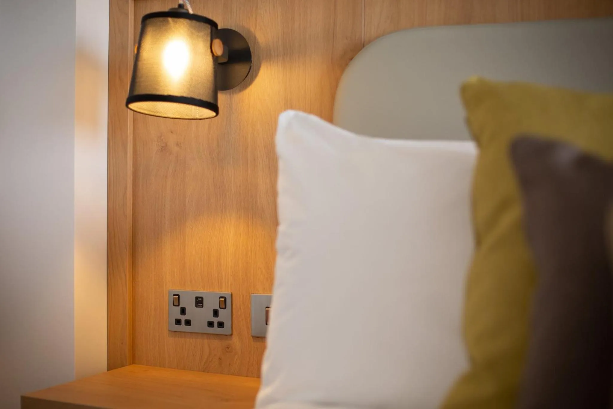 Photo of the whole room, Bed in Holiday Inn Oxford by IHG