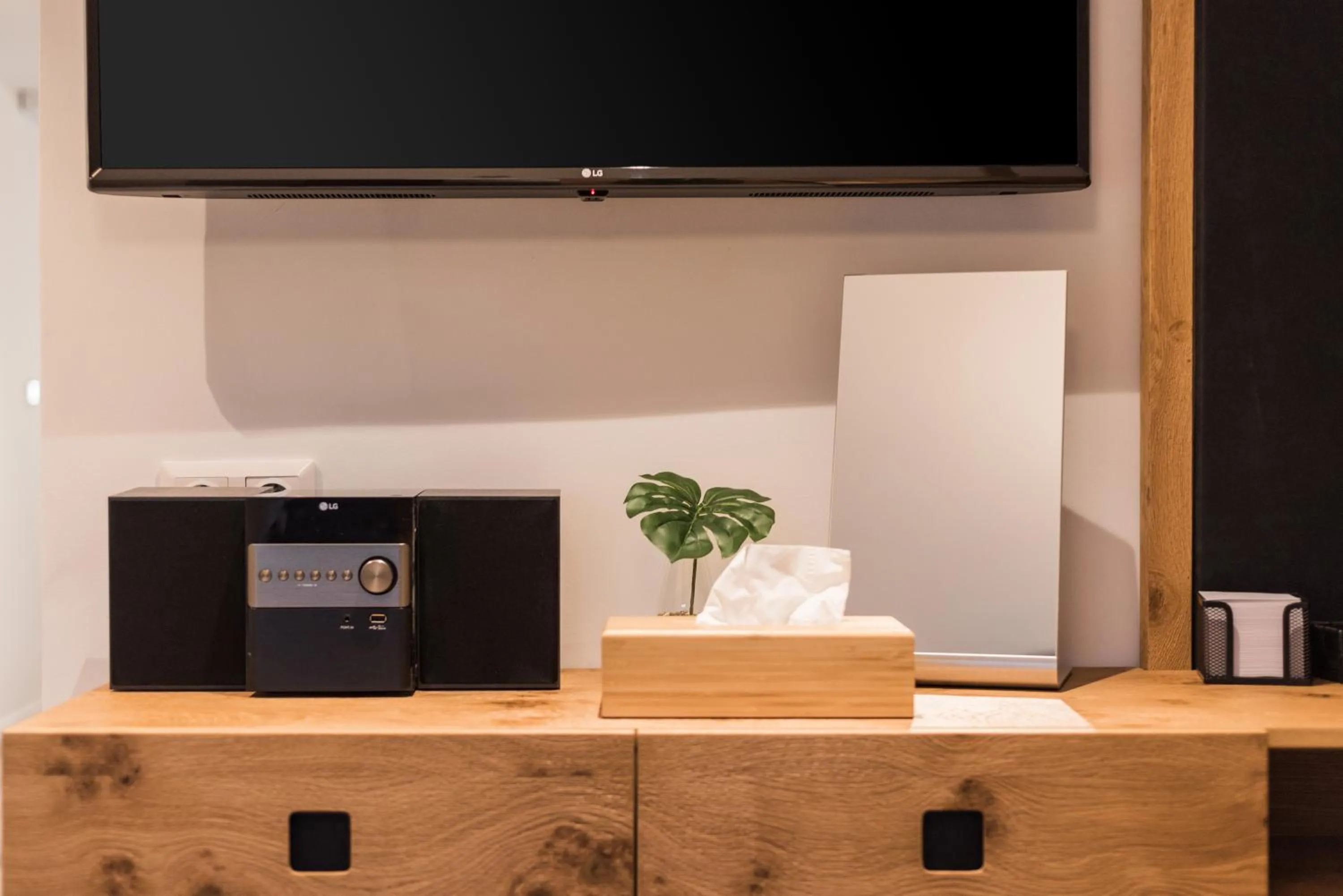 TV and multimedia in Acropolis Luxury Living