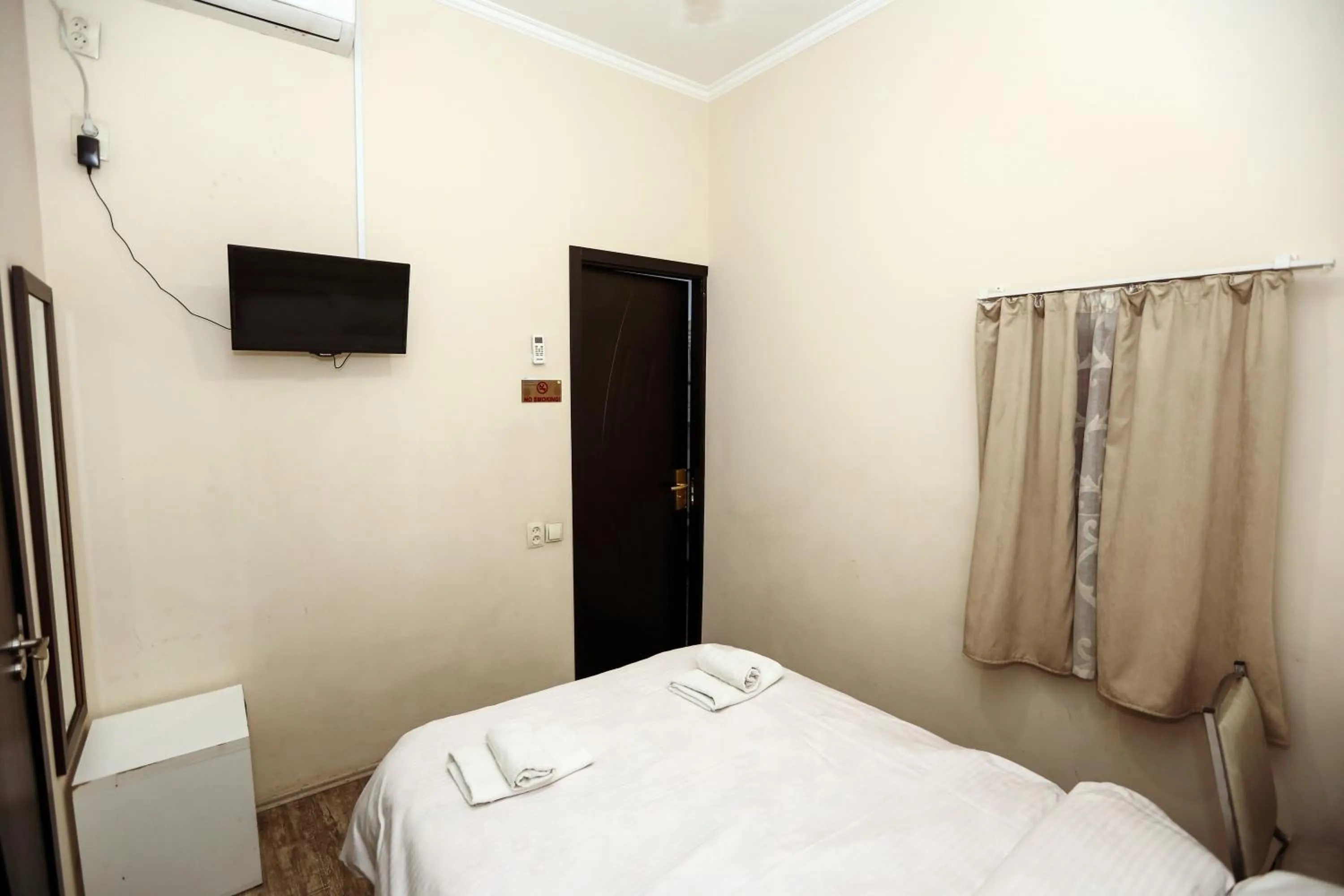 TV and multimedia, Bed in Hotel Rustaveli 36