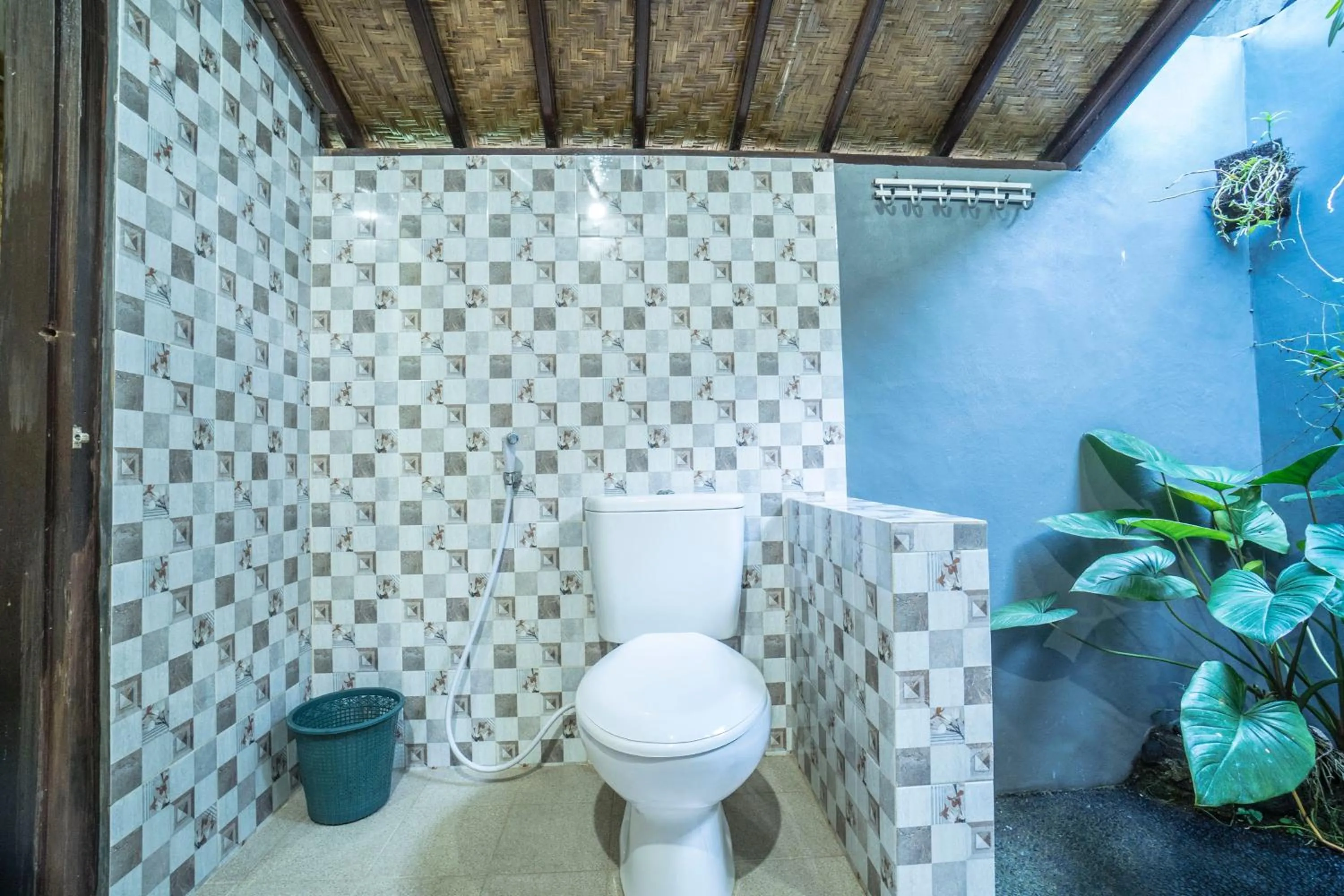 Toilet in Manuaba Inn