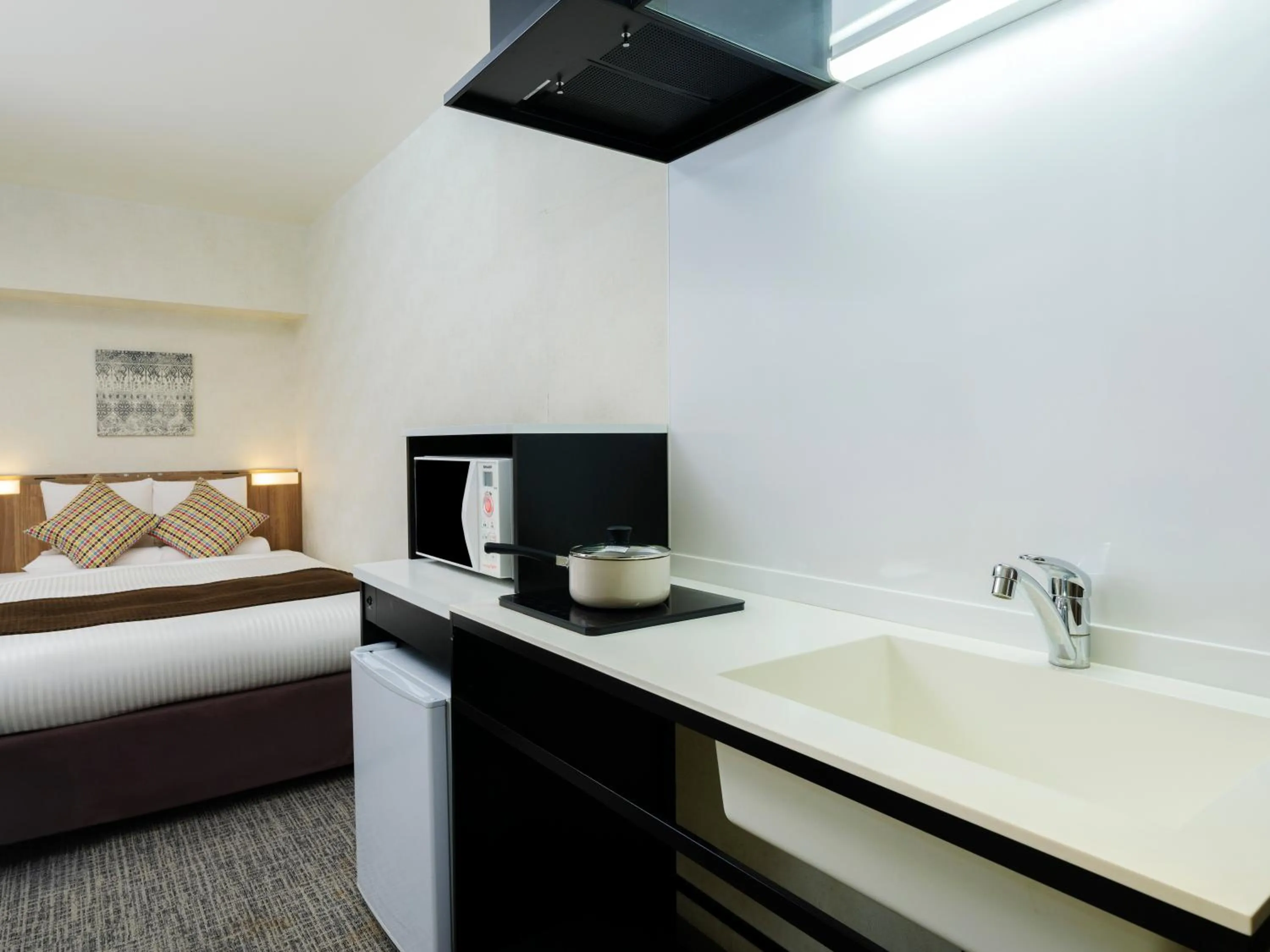 kitchen, Bed in HOTEL MYSTAYS Kiyosumi Shirakawa