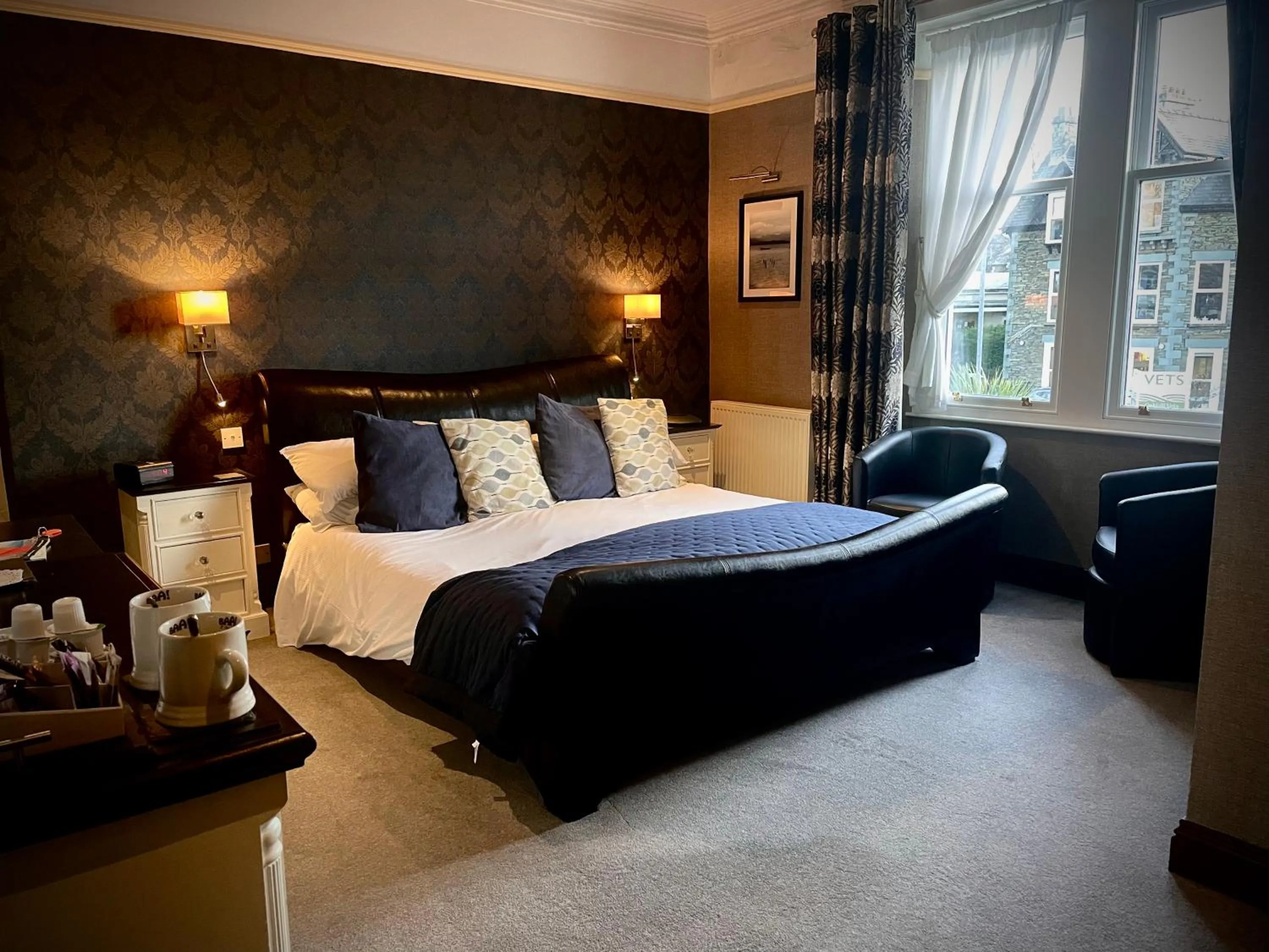 Bed in Glenville House - Adults Only - Incl FREE off-site health club with swimming pool, hot tub, sauna & steam room